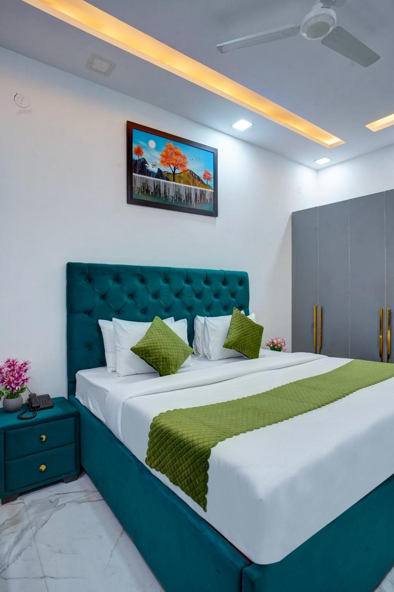 Limewood - Sector 29 Hotel Gurgaon
