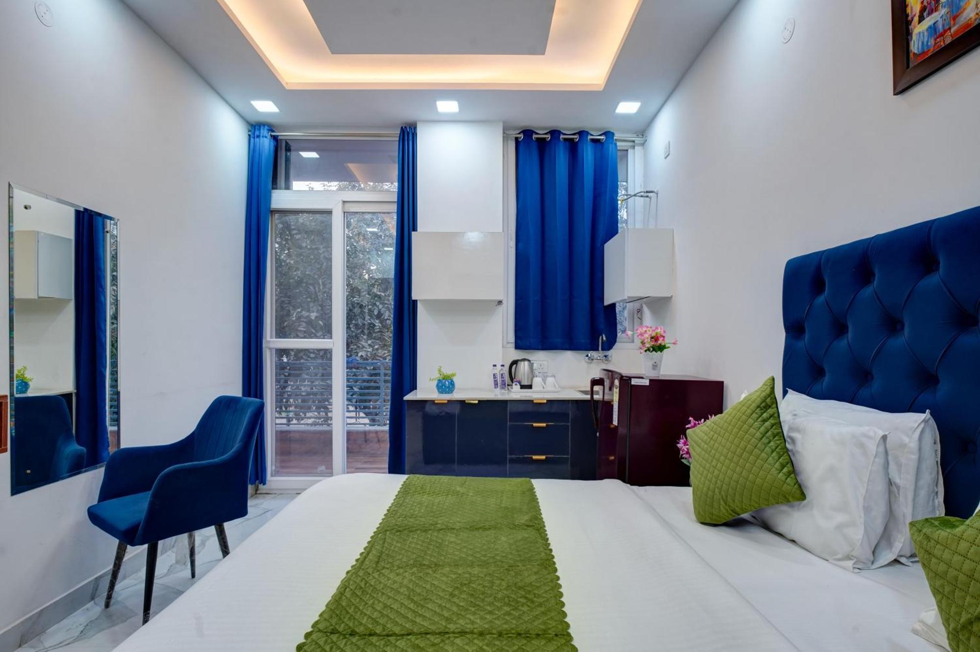Hotel Limewood - Sector 29 Gurgaon