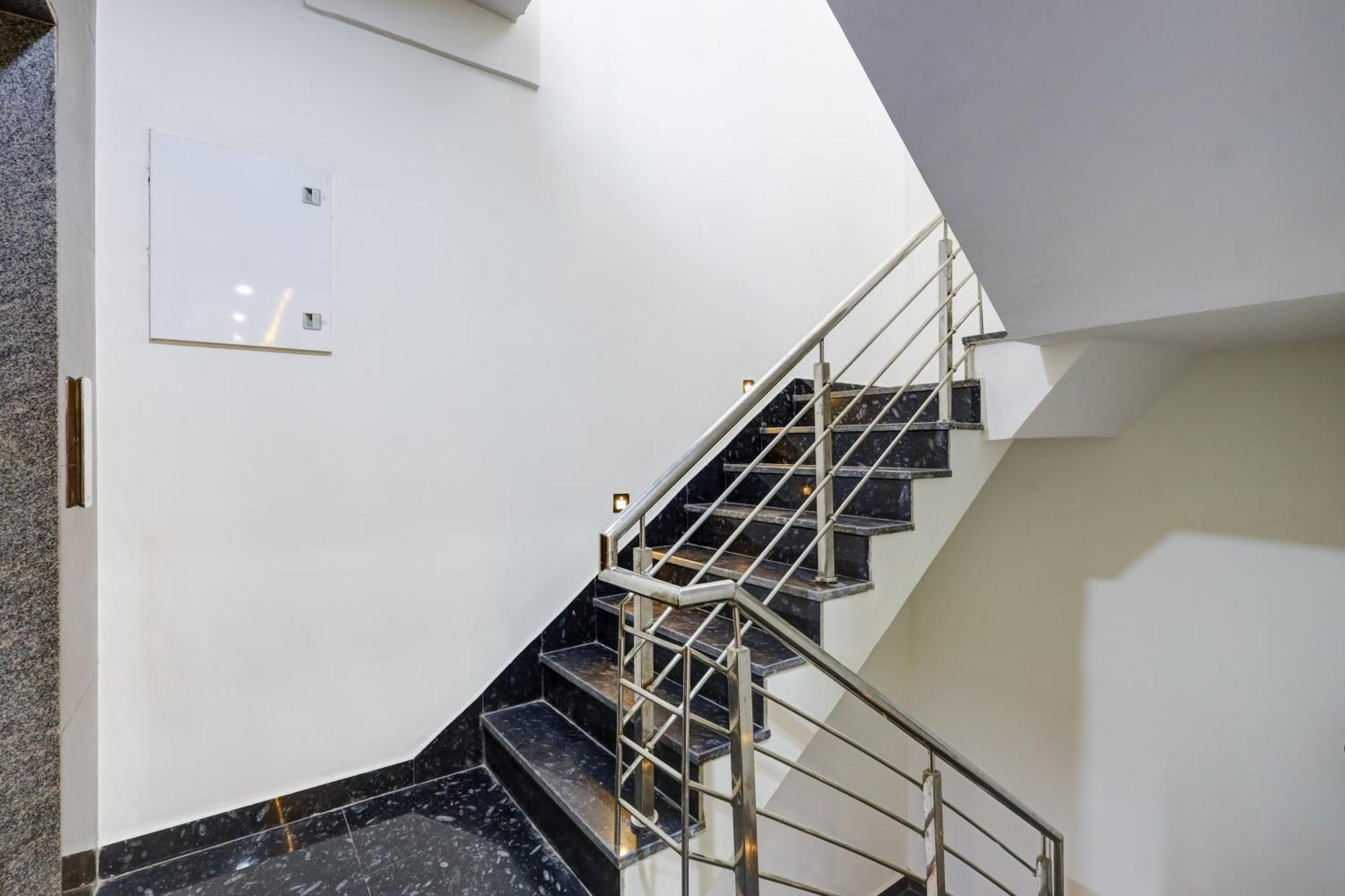 Royal Residency - Medanta Hotel Gurgaon