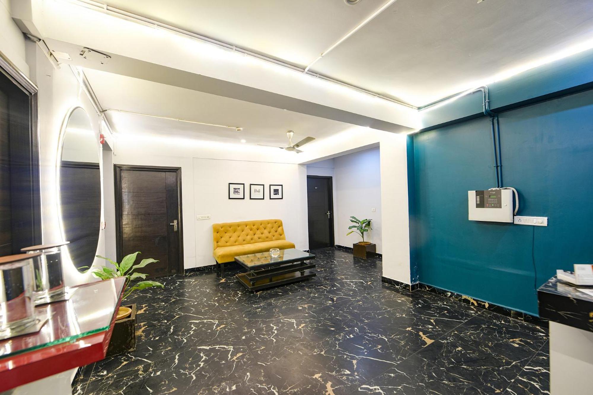 Fabhotel Suits Hotel 3*