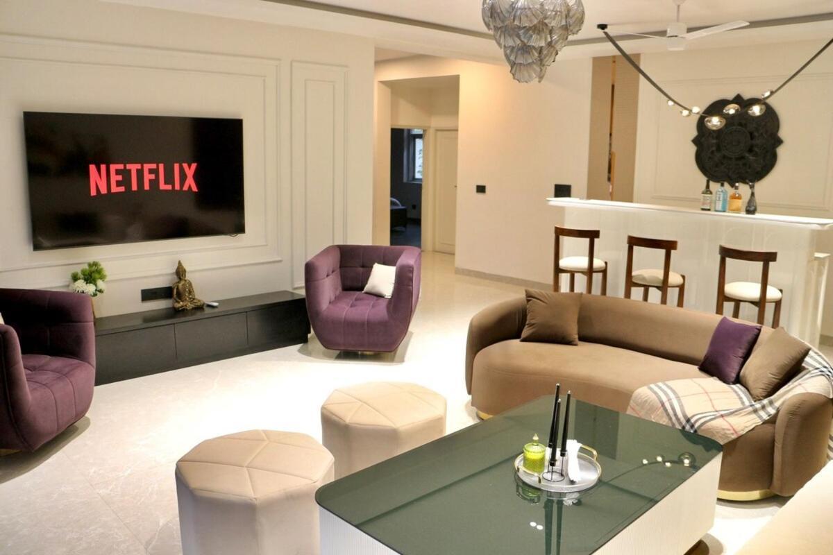 Amarna- The Lux With Pool Near Delhi Gurgaon