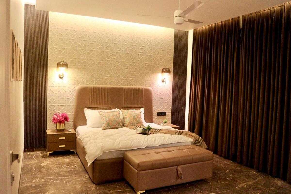 Amarna- The Lux With Pool Near Delhi * Gurgaon