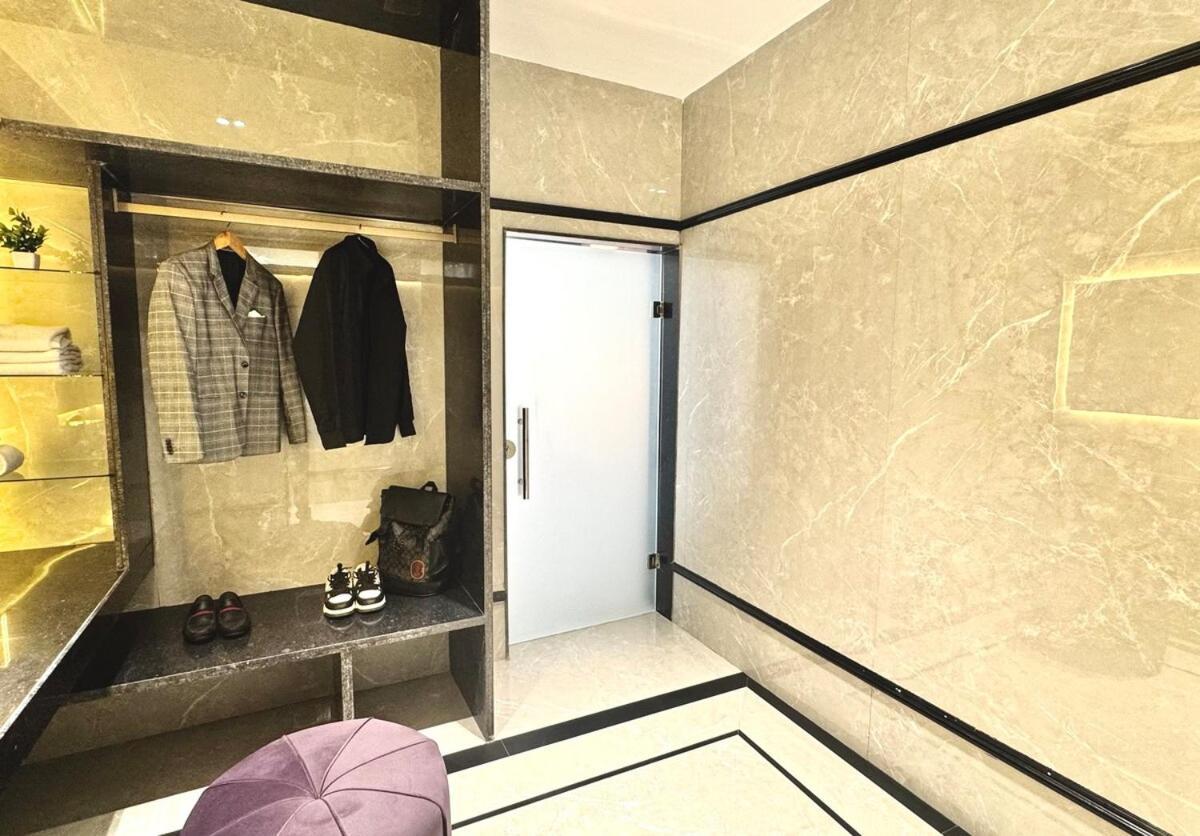 Amarna- The Lux With Pool Near Delhi Gurgaon