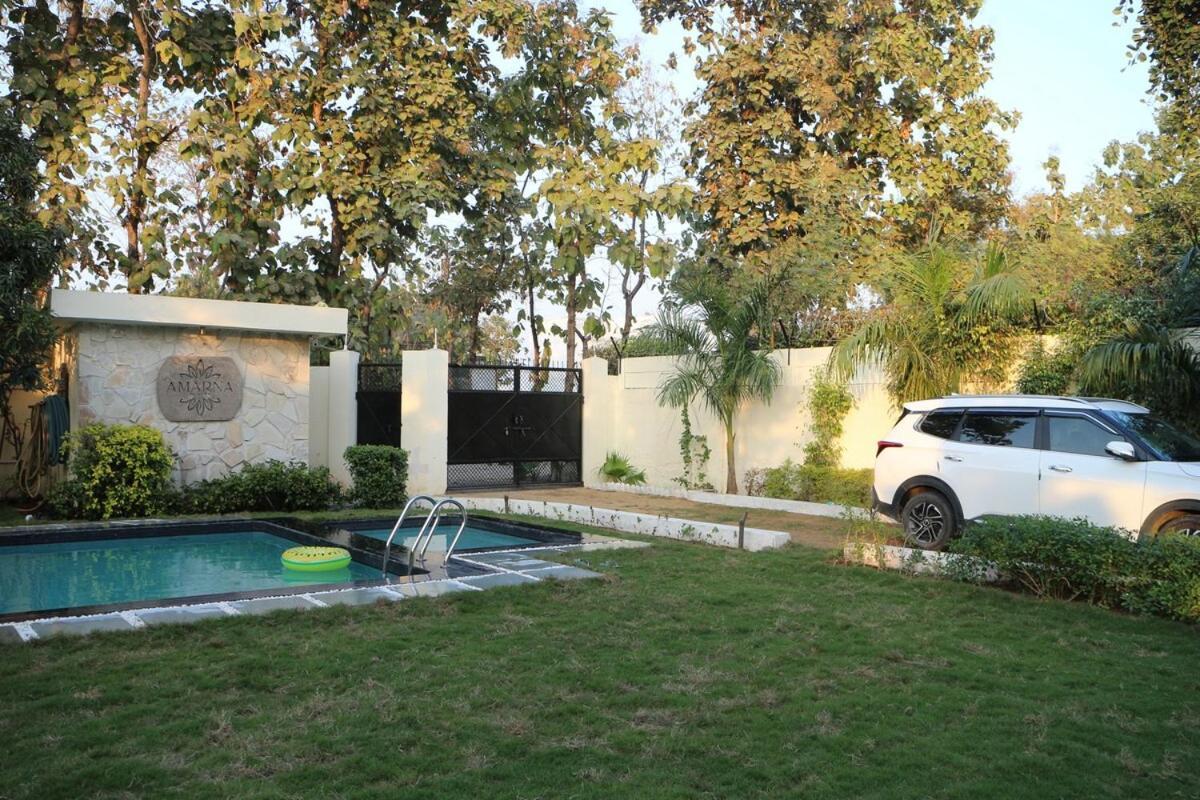 Amarna- The Lux With Pool Near Delhi