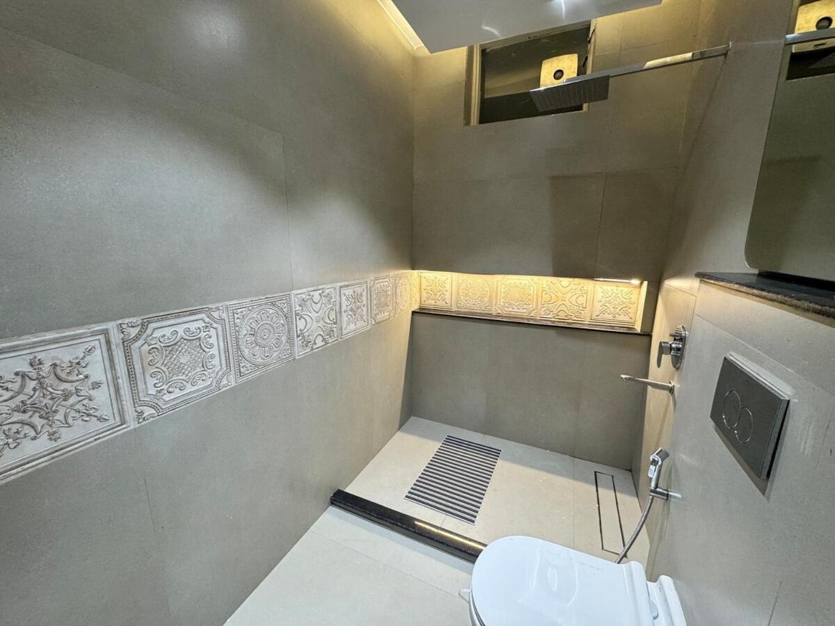 Amarna- The Lux With Pool Near Delhi Gurgaon