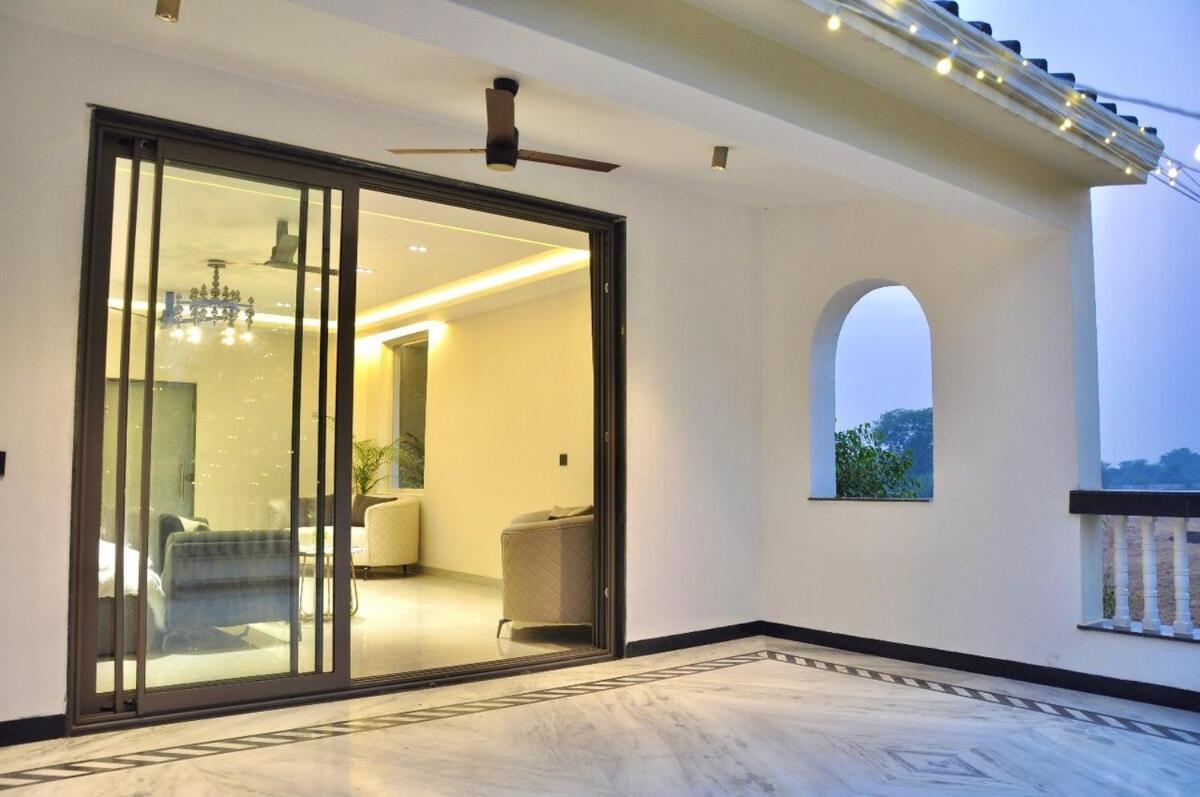 Amarna- The Lux With Pool Near Delhi * Gurgaon