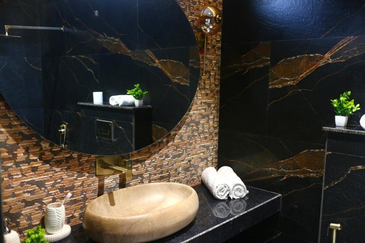 Villa Amarna- The Lux With Pool Near Delhi Gurgaon