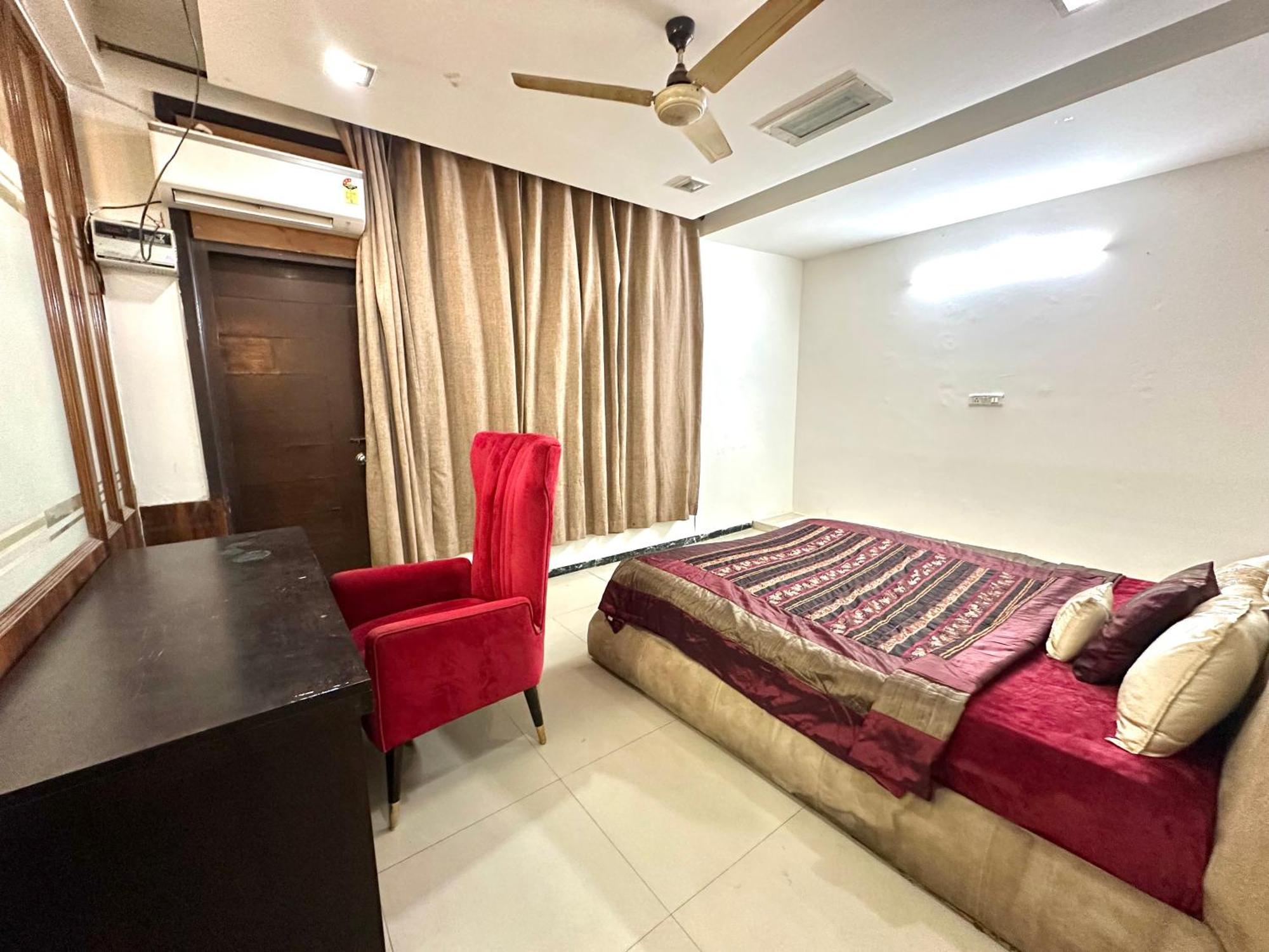 Villa 2 And Huge Hall For Parties *