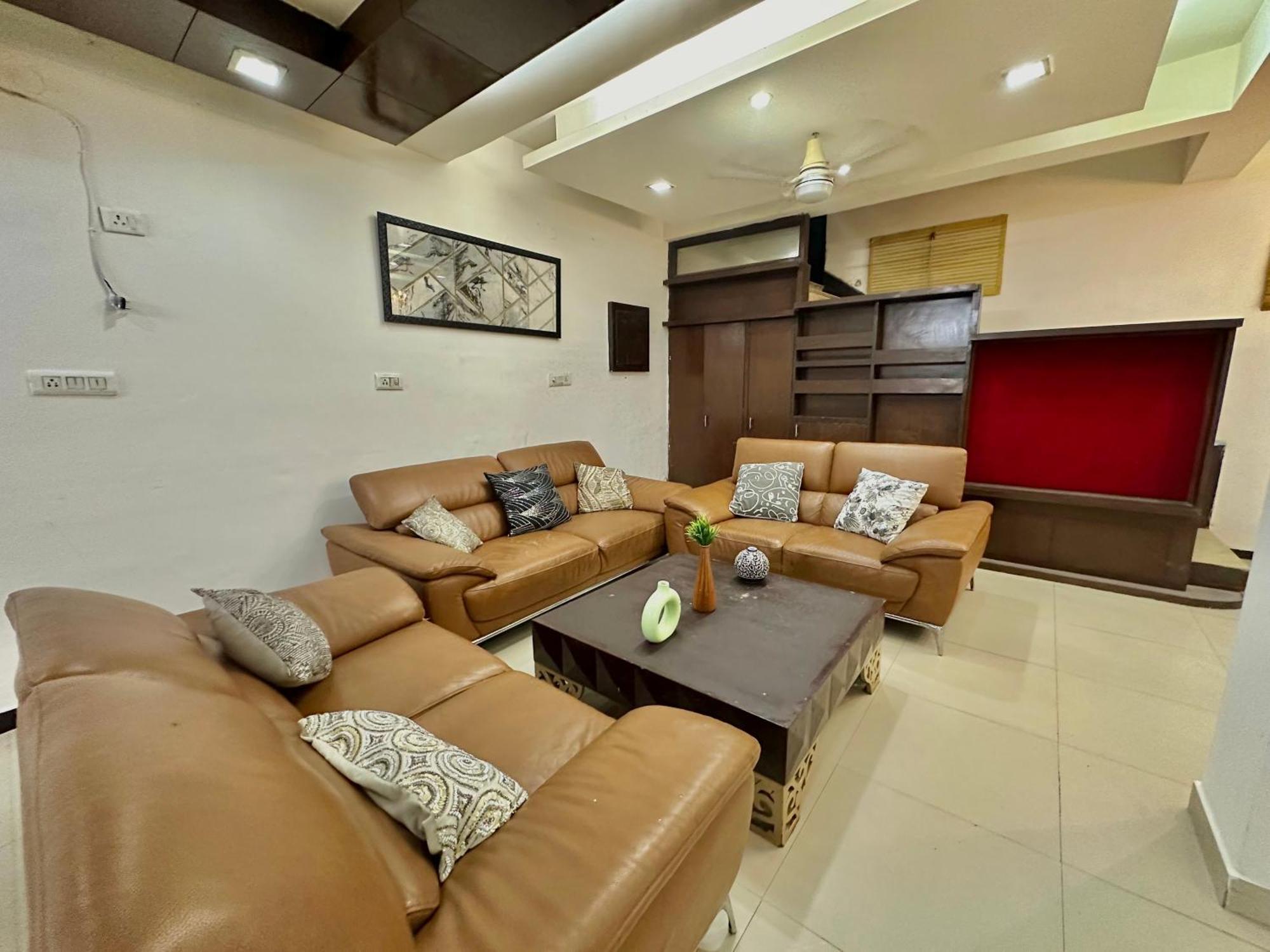 2 And Huge Hall For Parties Villa Gurgaon