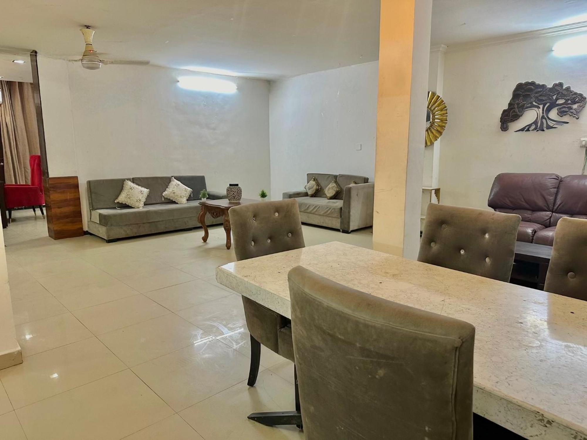2 And Huge Hall For Parties Villa Gurgaon