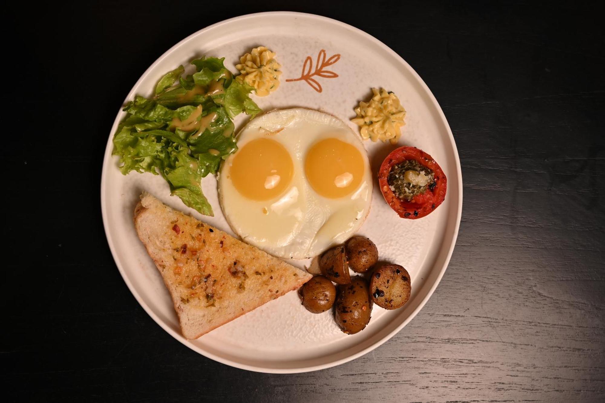 Alivaa Gurugram Sohna Road Center Hotel 4*