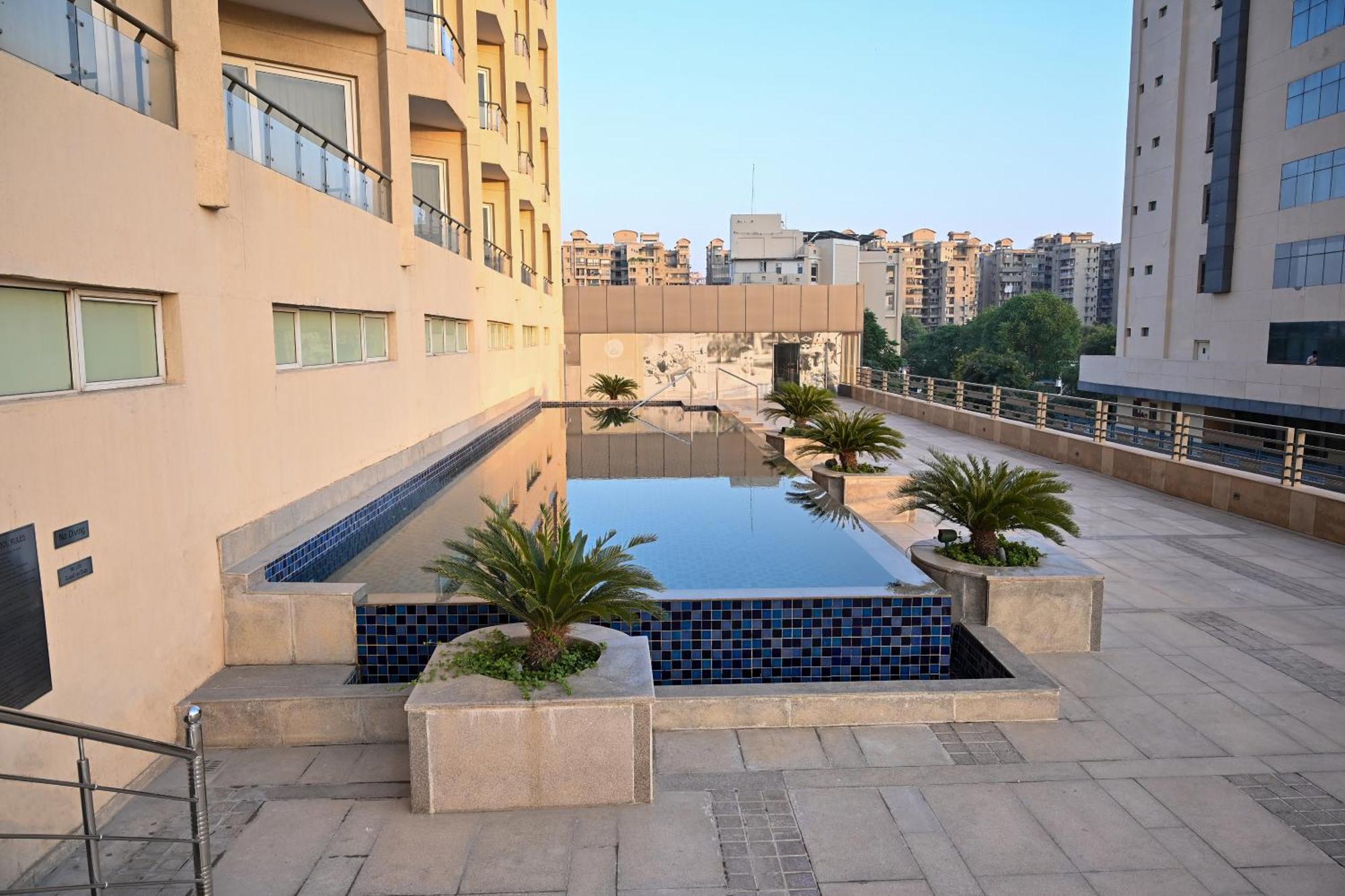 Alivaa Gurugram Sohna Road Center 4* Gurgaon