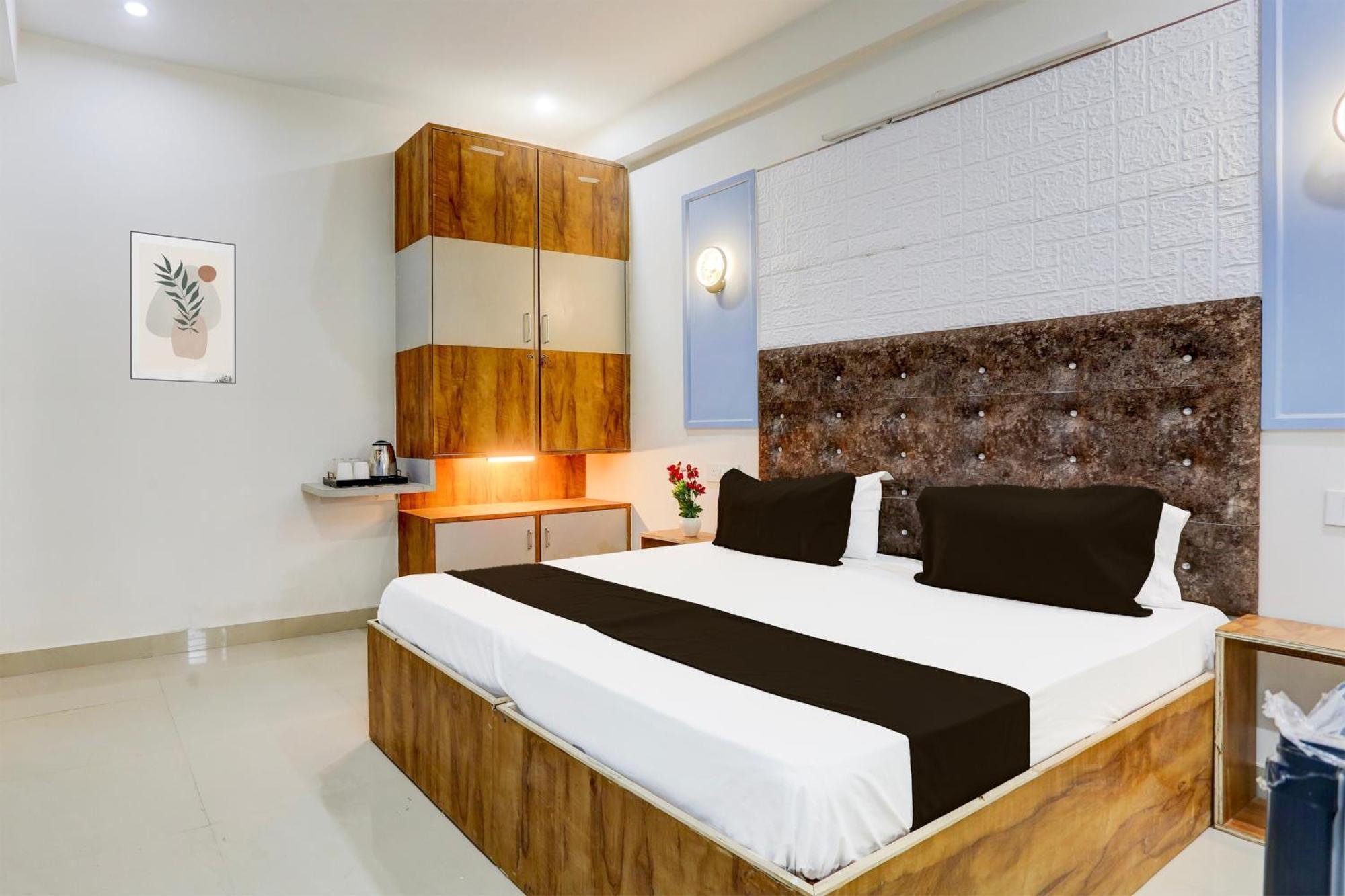 O Shyam Homes Hotel *