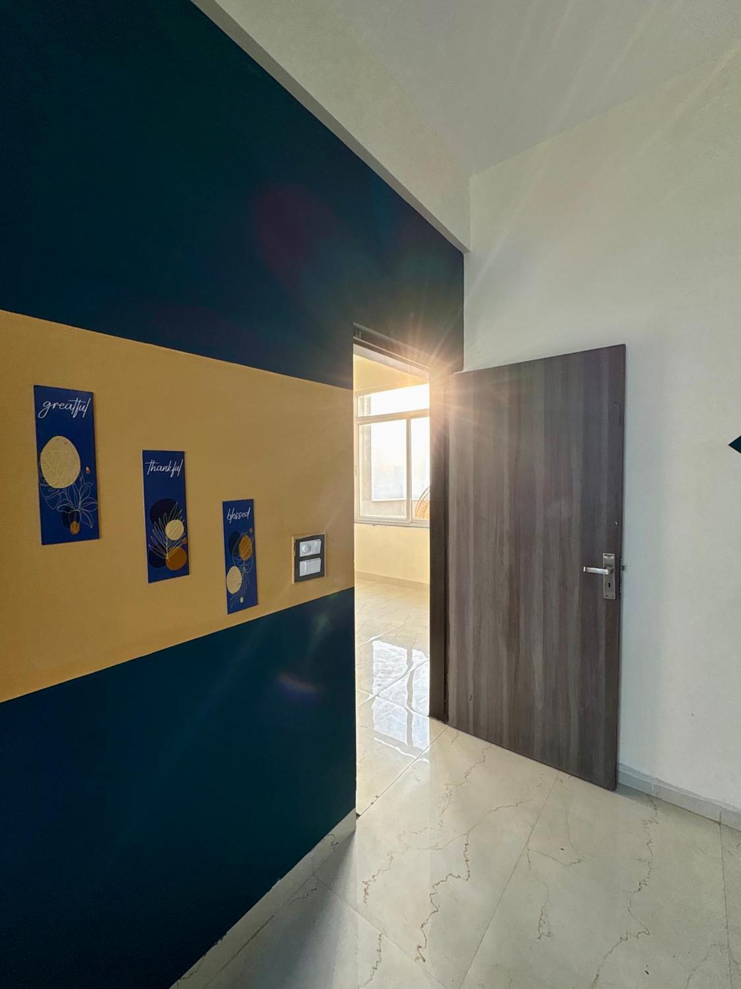 Two Passangers In Penthouse Homestay Gurgaon