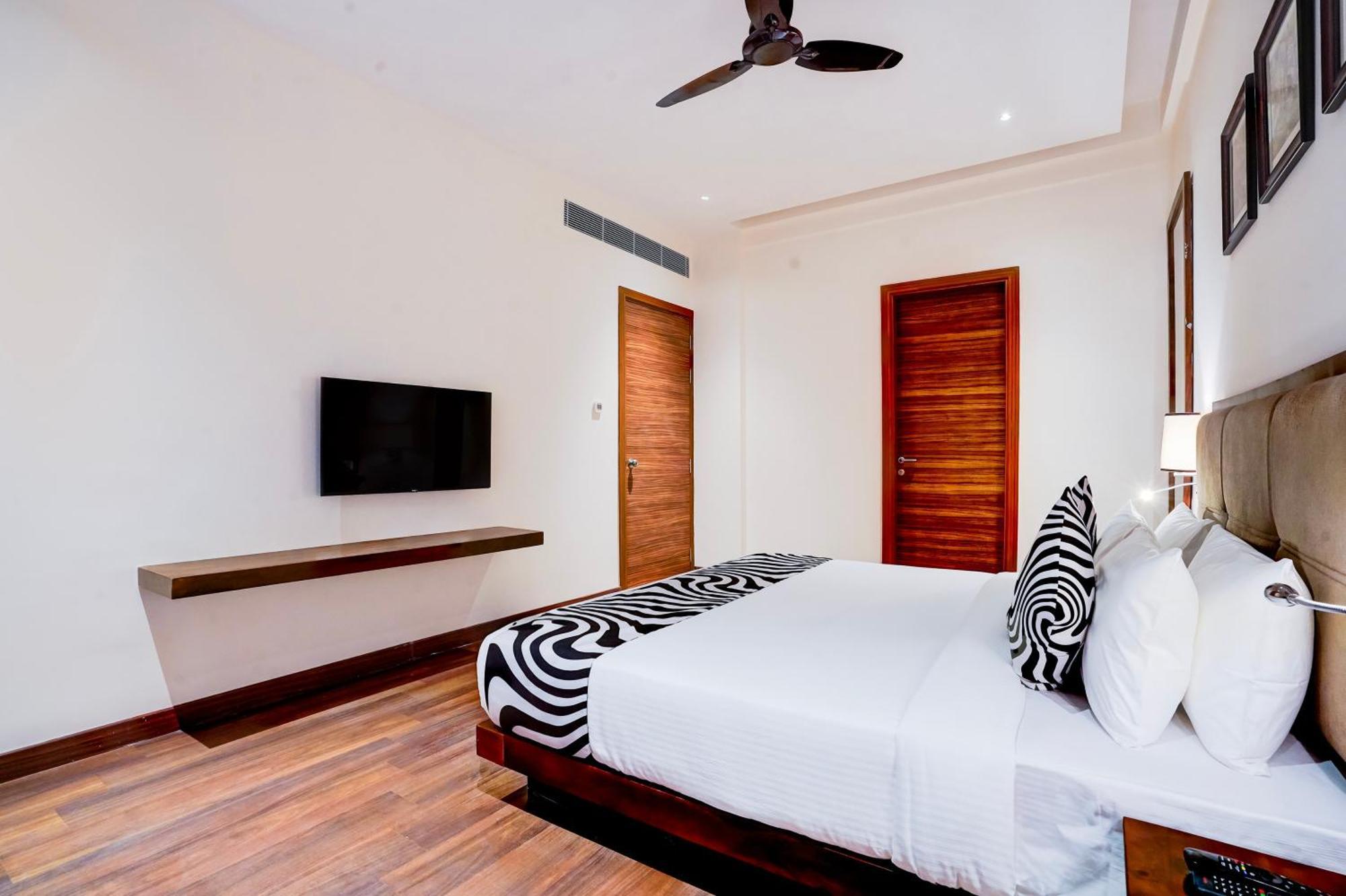 Hotel Sunday And Gurgaon