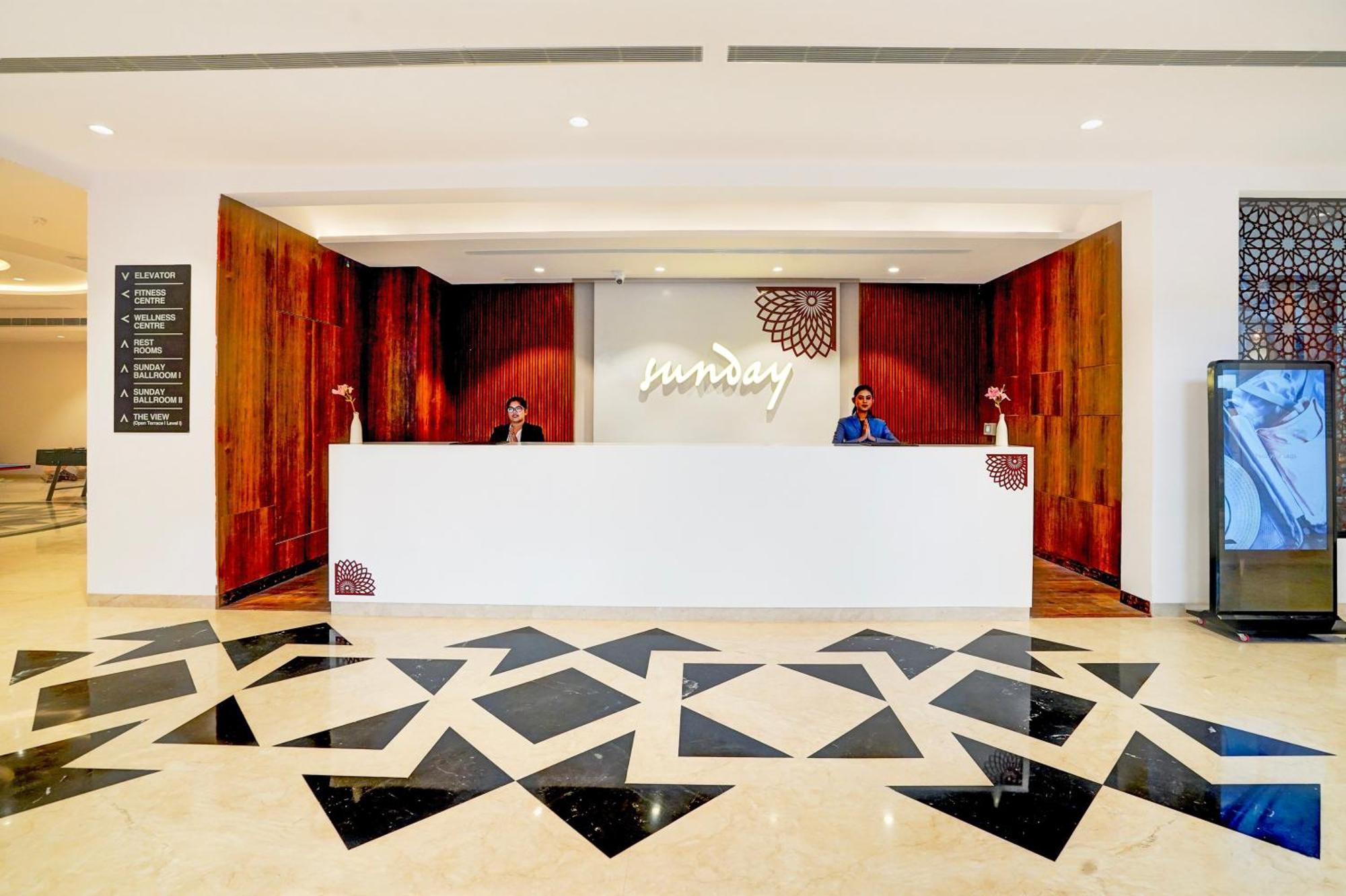 Hotel Sunday And