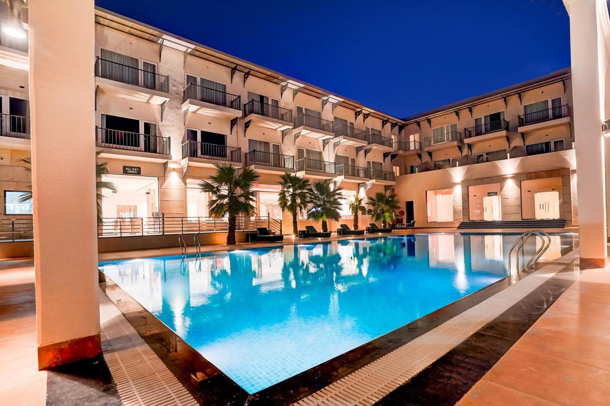 Hotel Sunday And 4*