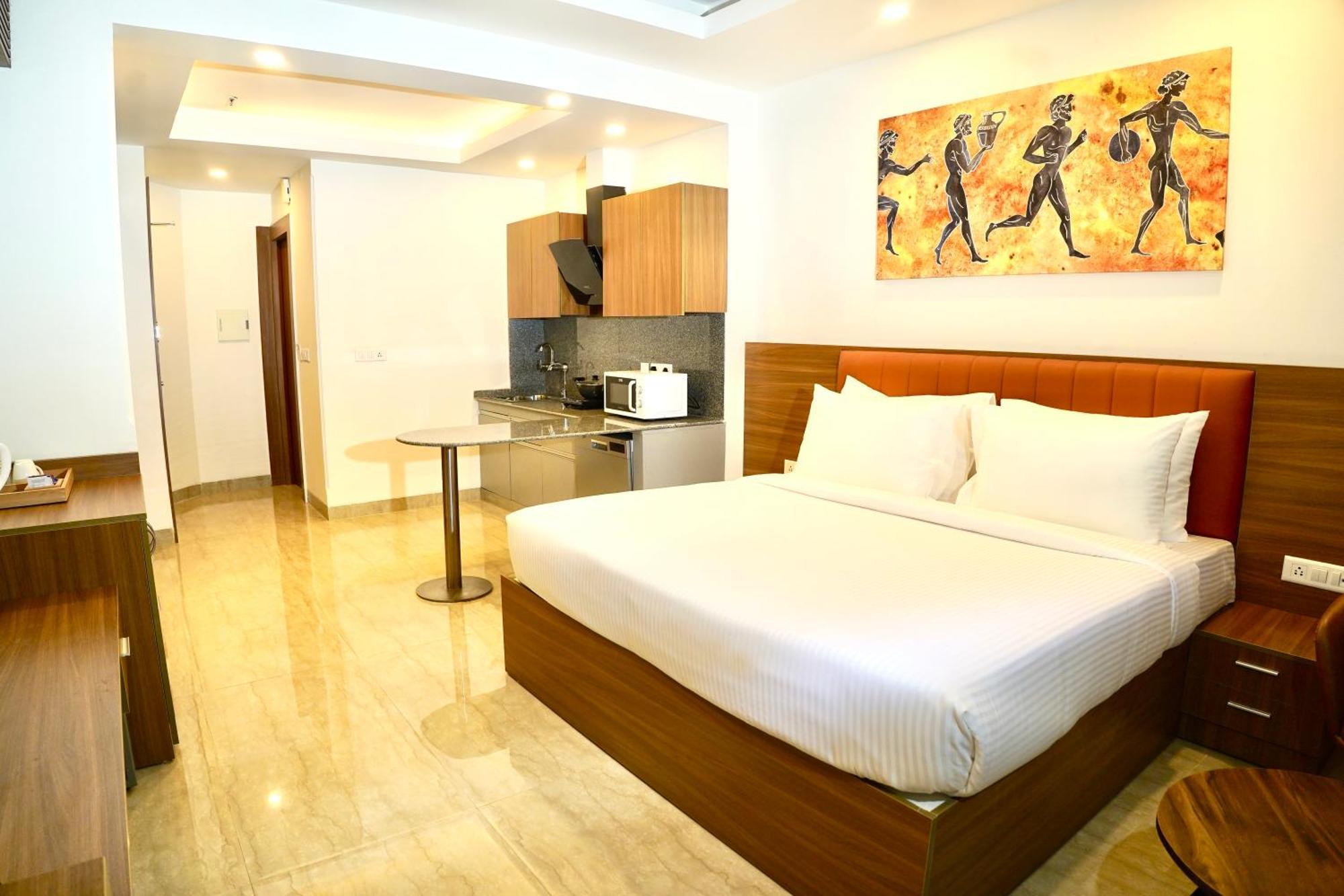Alivaa Gurugram Sohna Road Center 4*
