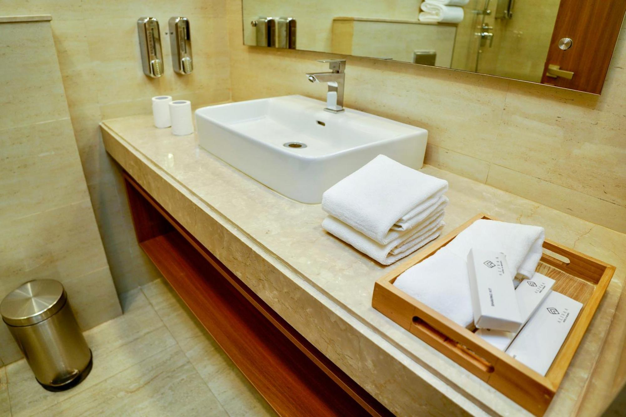 Alivaa Gurugram Sohna Road Center 4* Gurgaon