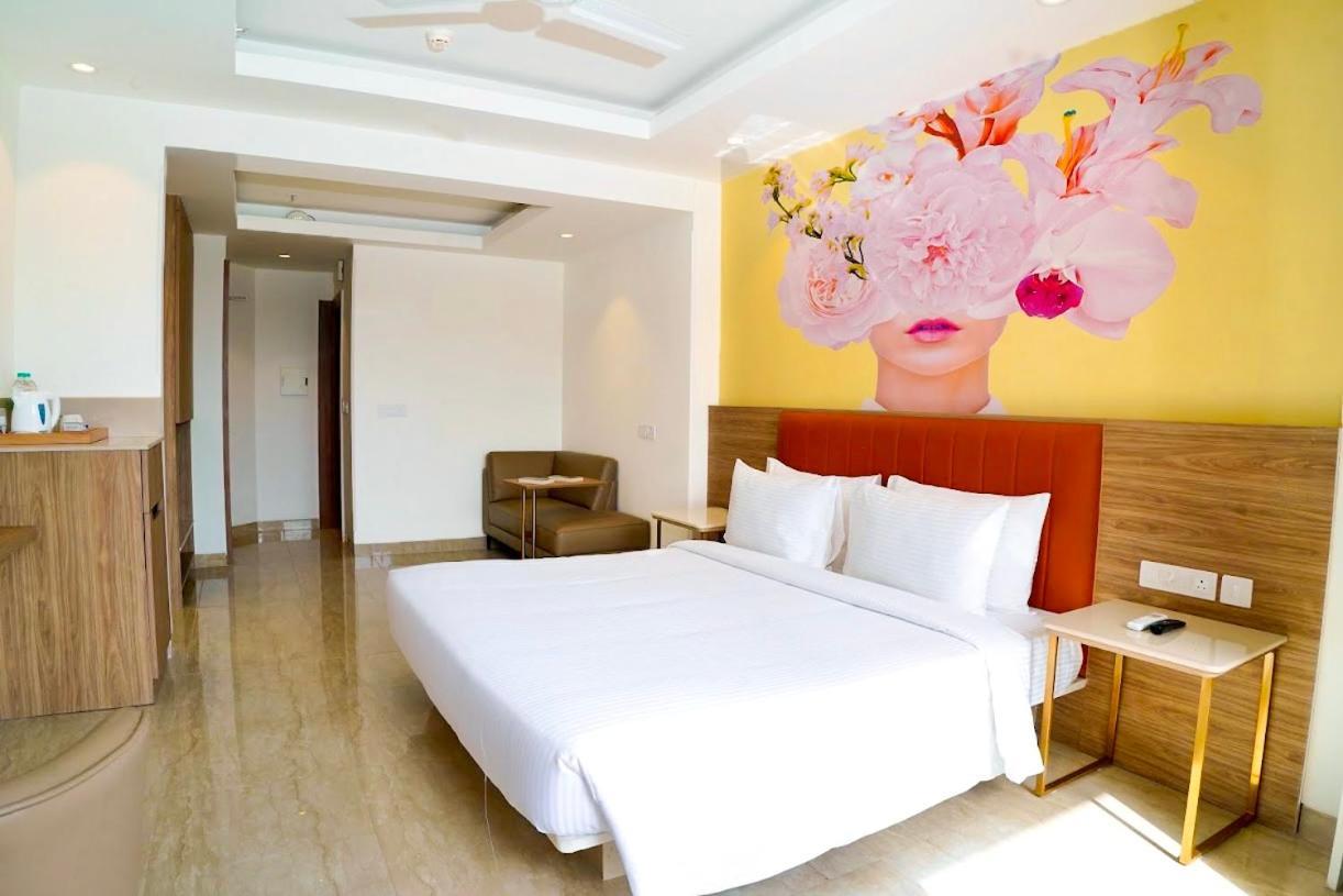Alivaa Gurugram Sohna Road Center Hotel