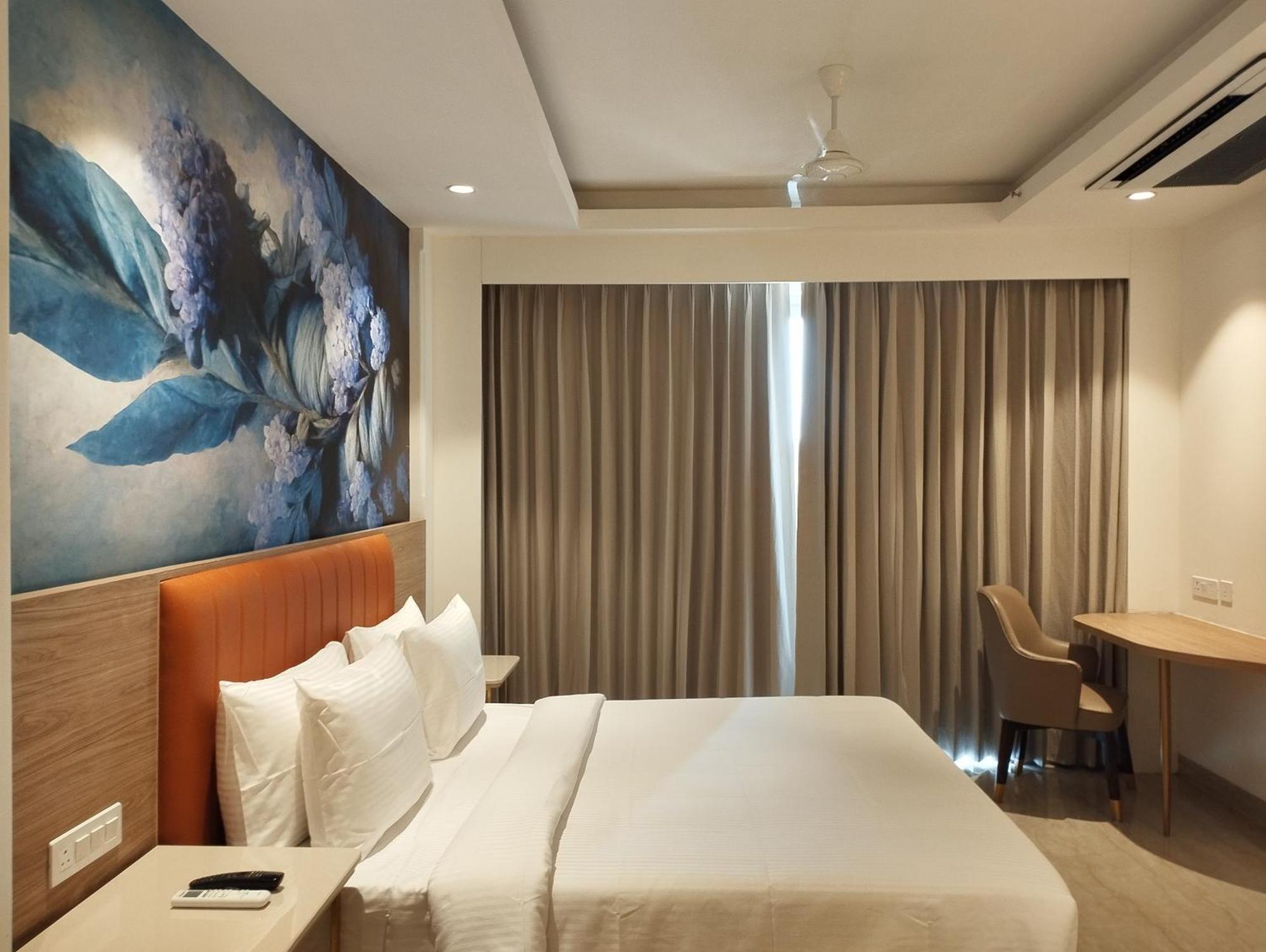 Hotel Alivaa Gurugram Sohna Road Center 4*