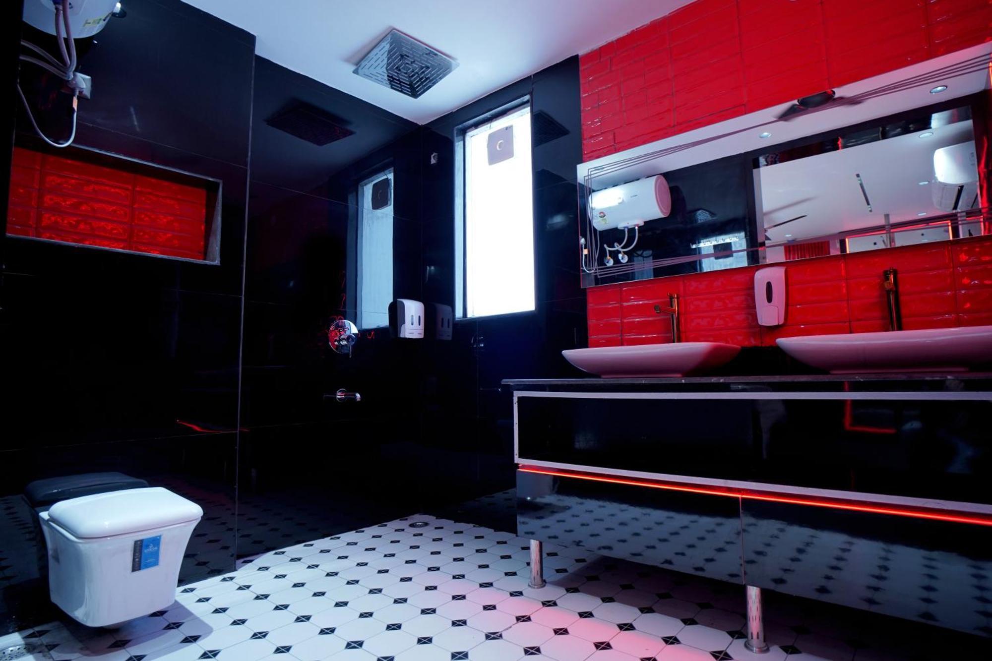 Orsom Sassy - Sector 42 Hotel 2*