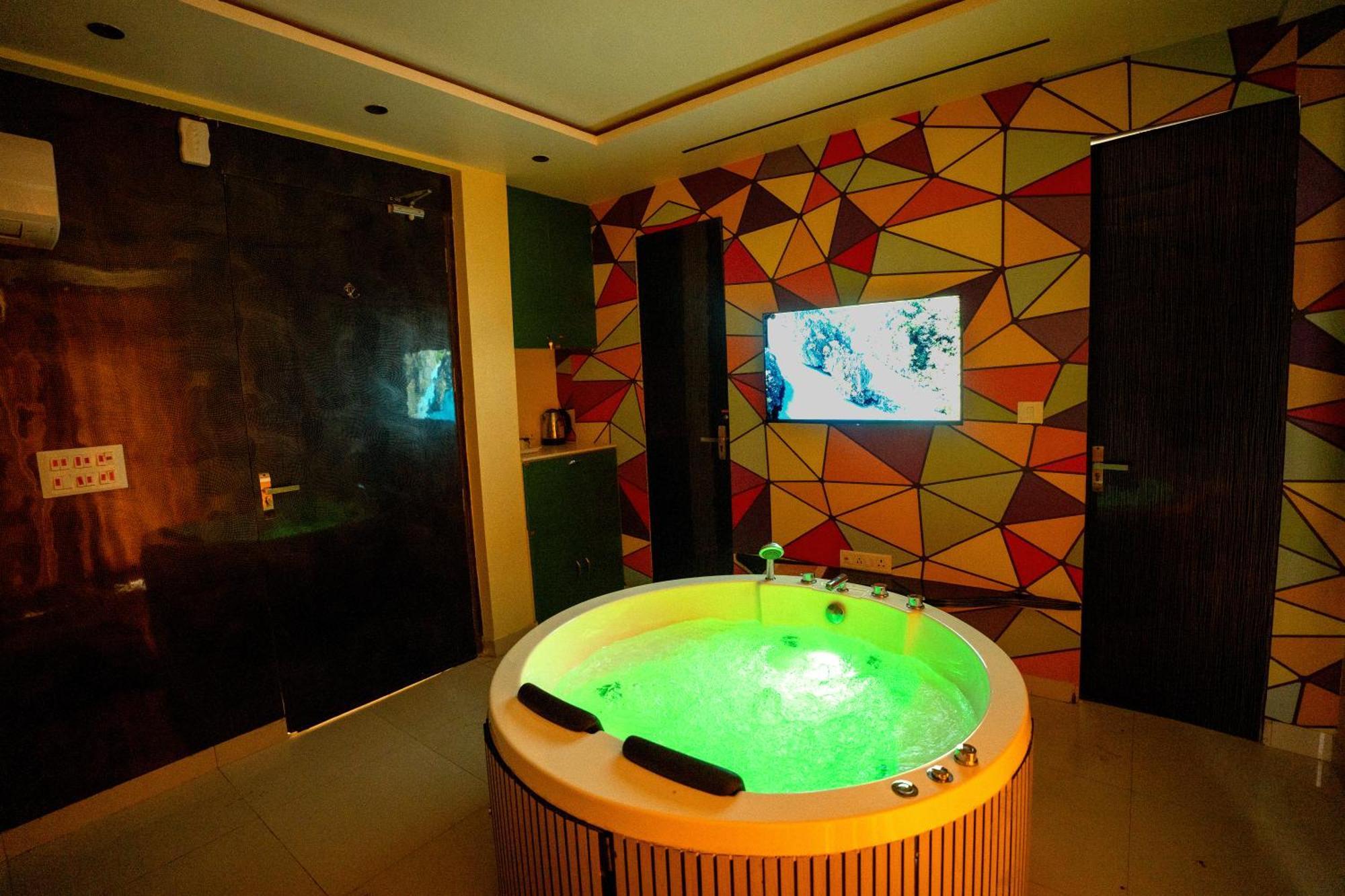 Orsom Sassy - Sector 42 Gurgaon