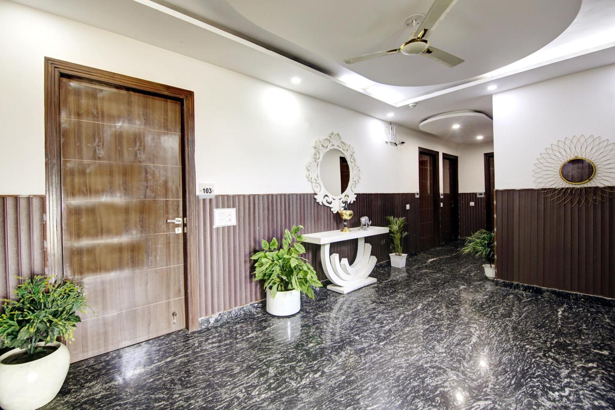Grand Manor Hotel