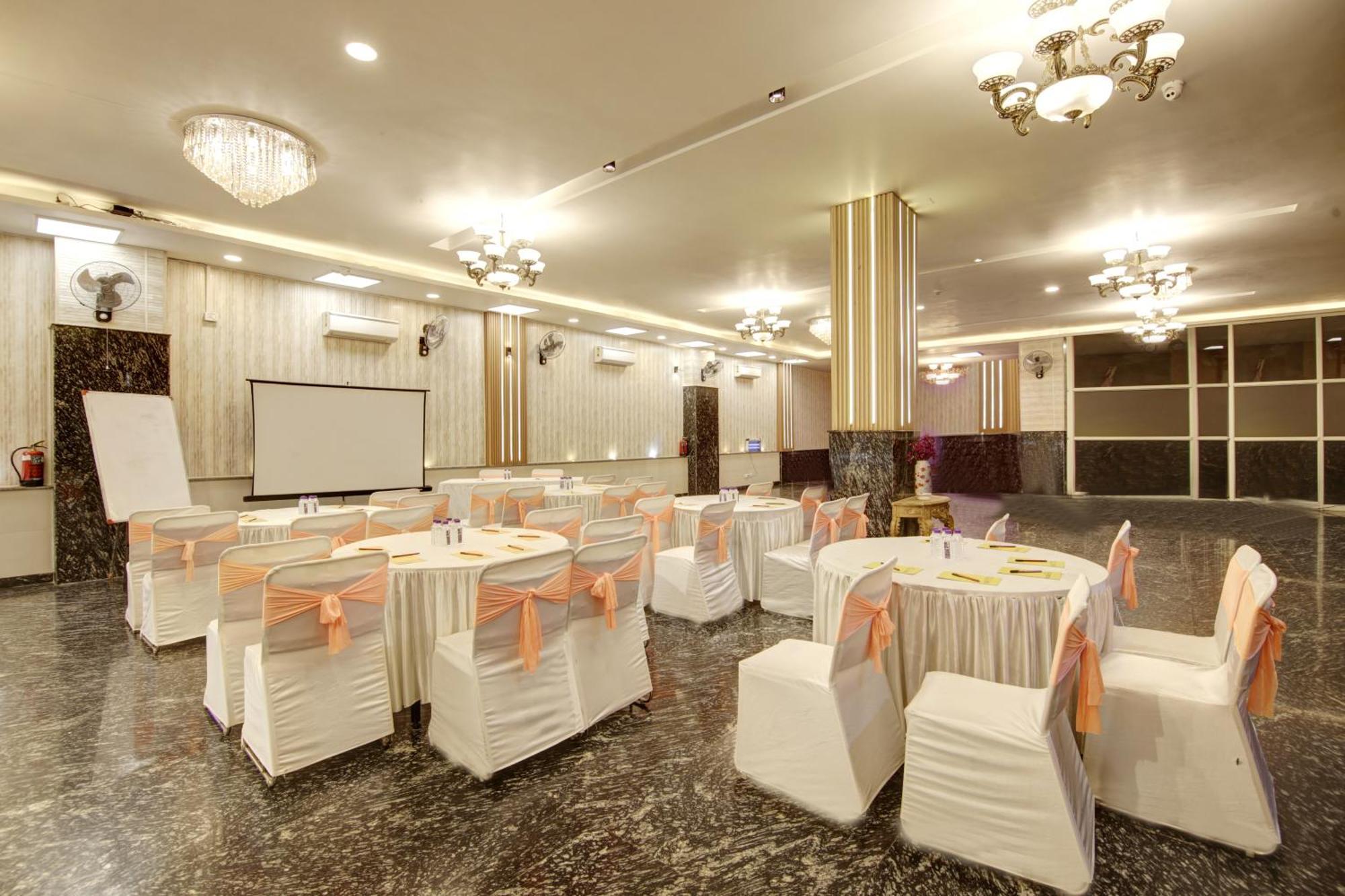Grand Manor Hotel Gurgaon