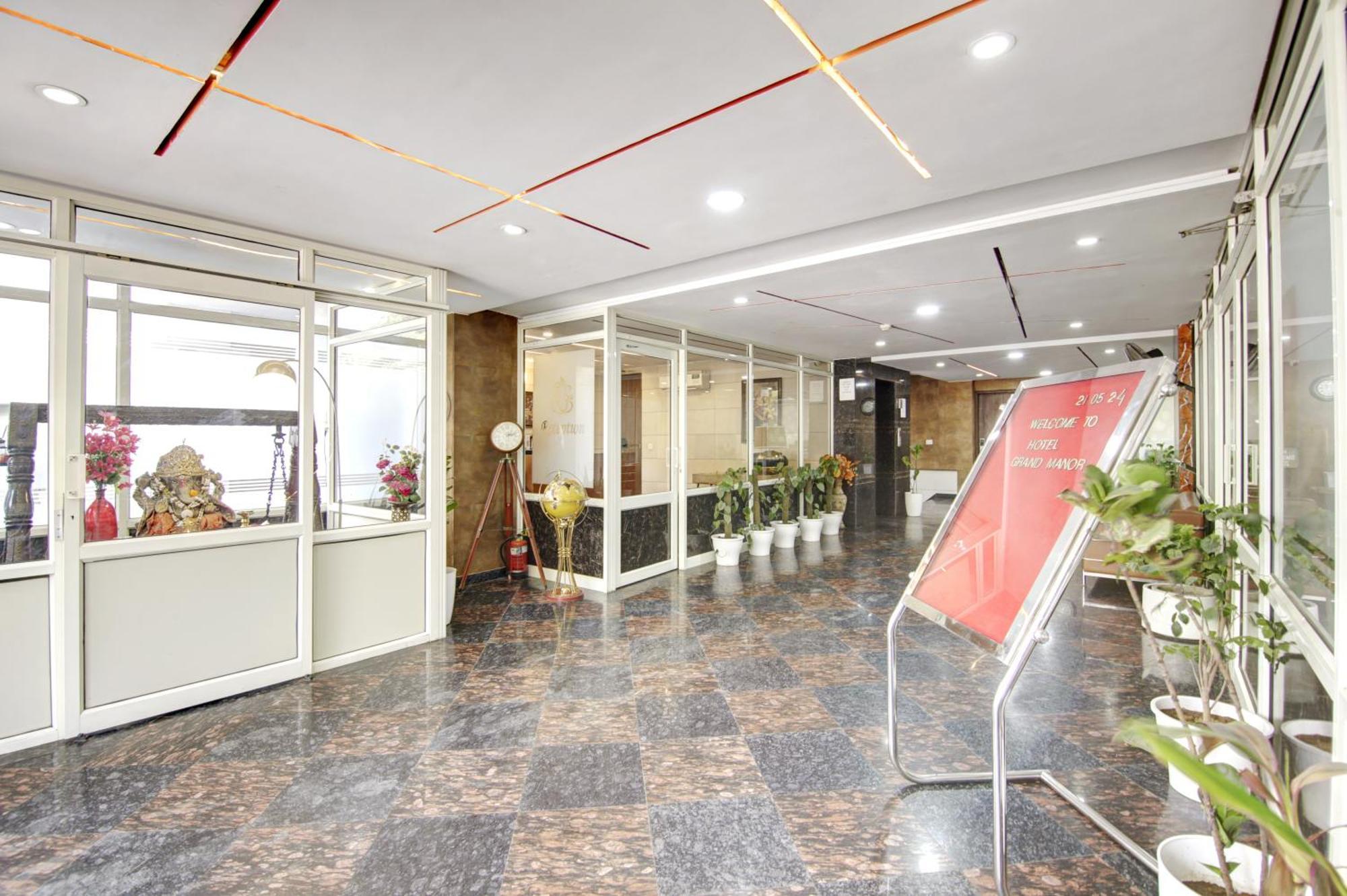 Hotel Grand Manor