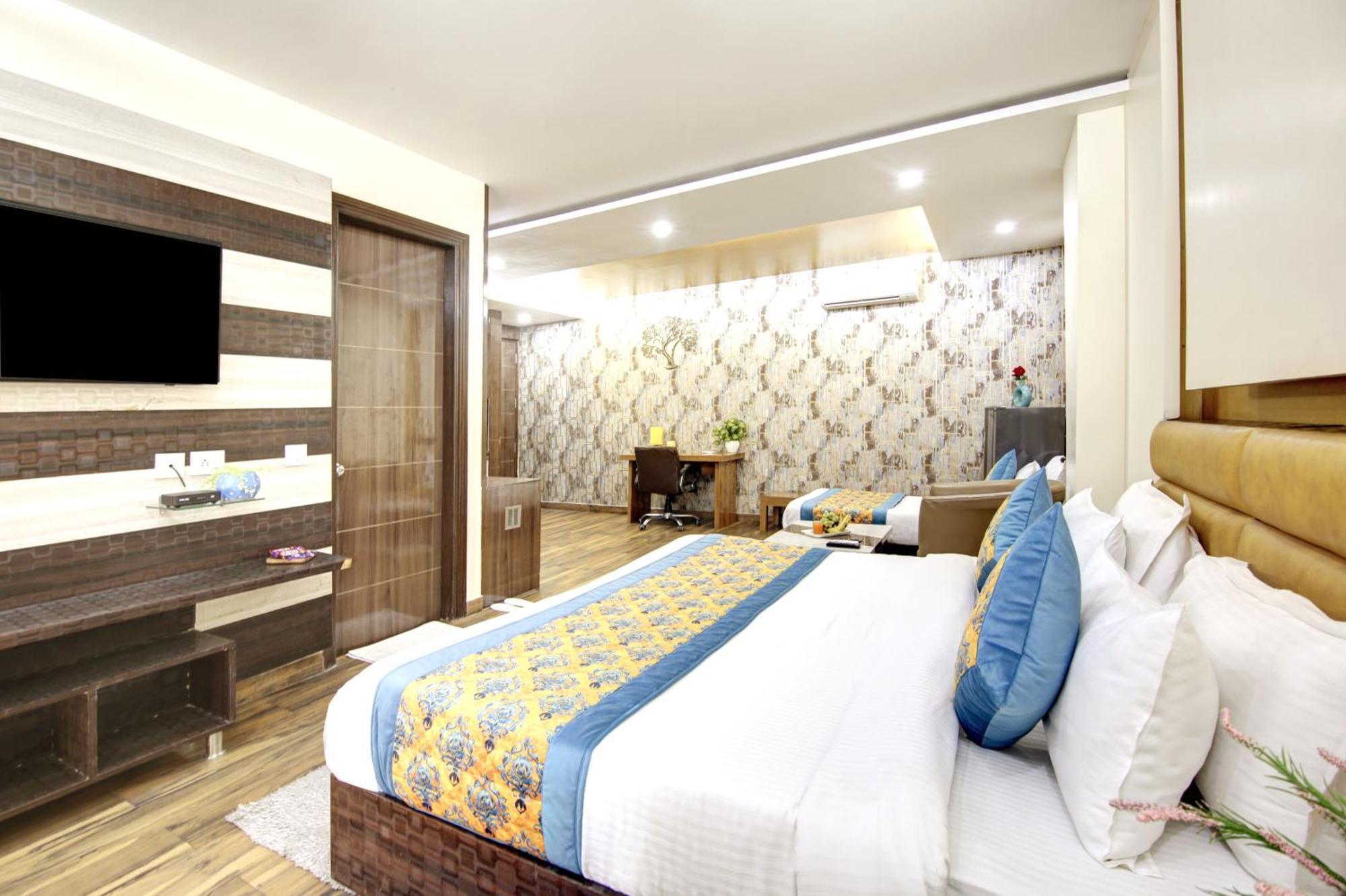 Grand Manor 3*
