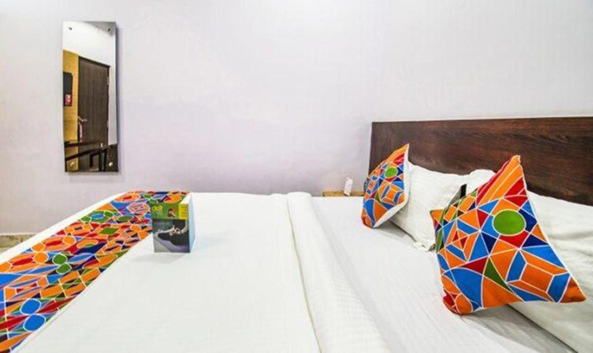 Hotel Fabhotel Golden Leaf