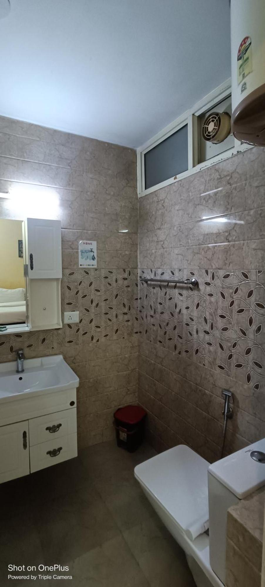 Nuab House - Near Fortis, Max, Medanta, Paras Hospitals And Huda Metro Hostel