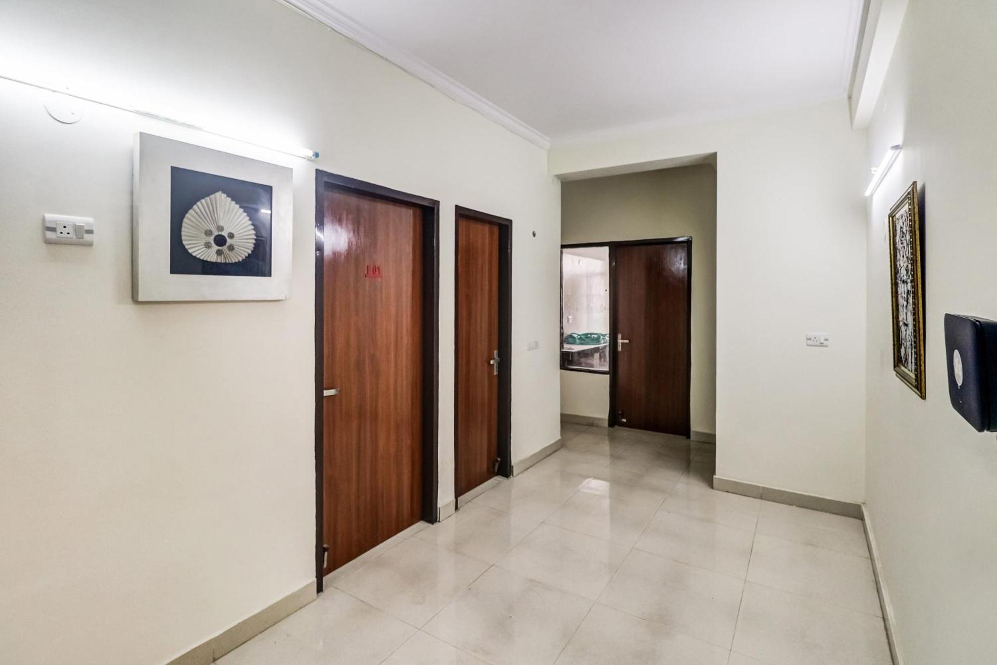 Hotel O Rajvanshi Palace Gurgaon