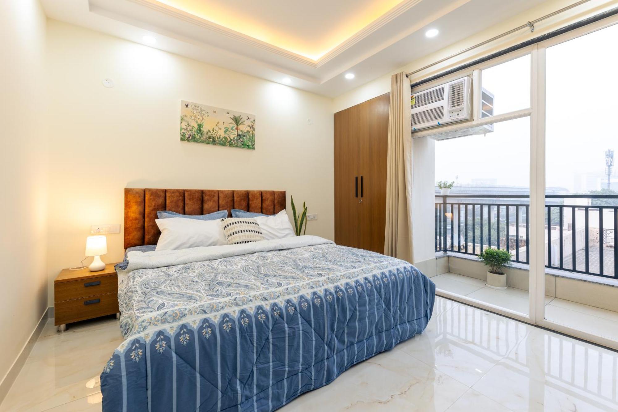 Zest Living Sector 55 Apartment *