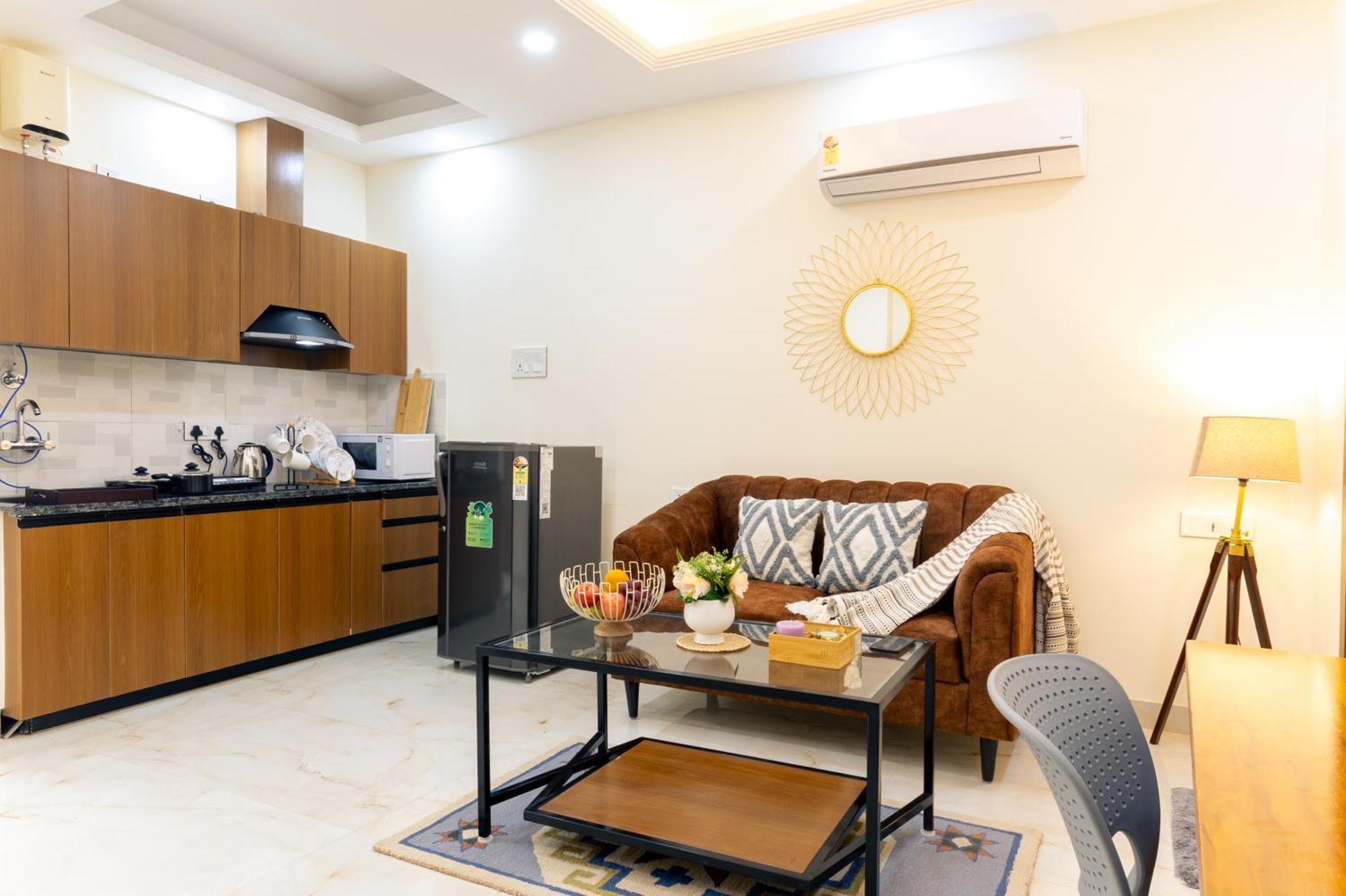 Zest Living Sector 55 Apartment *