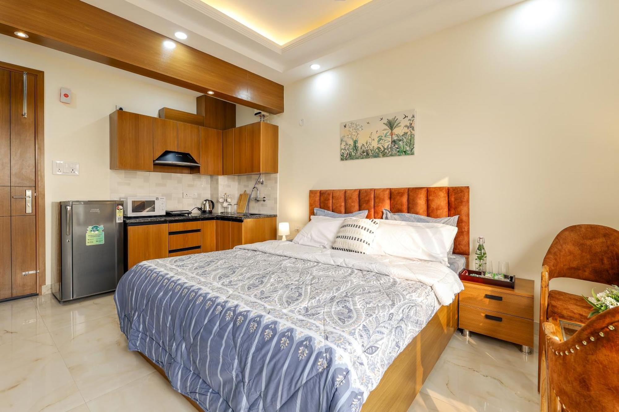 Zest Living Sector 55 Apartment
