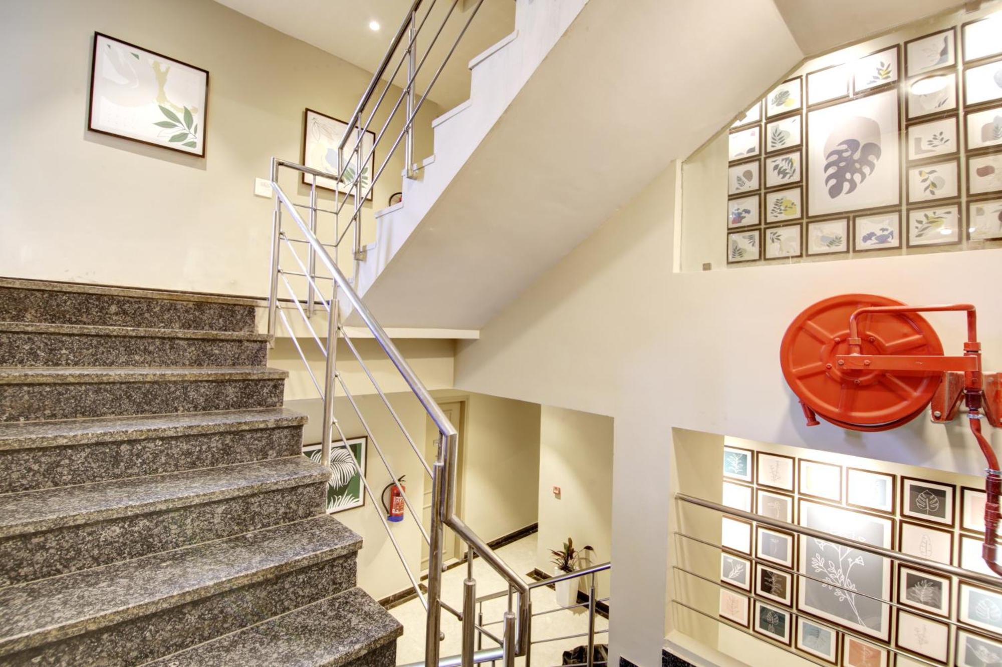 Hotel Saltstayz Select - Golf Course Road Gurgaon
