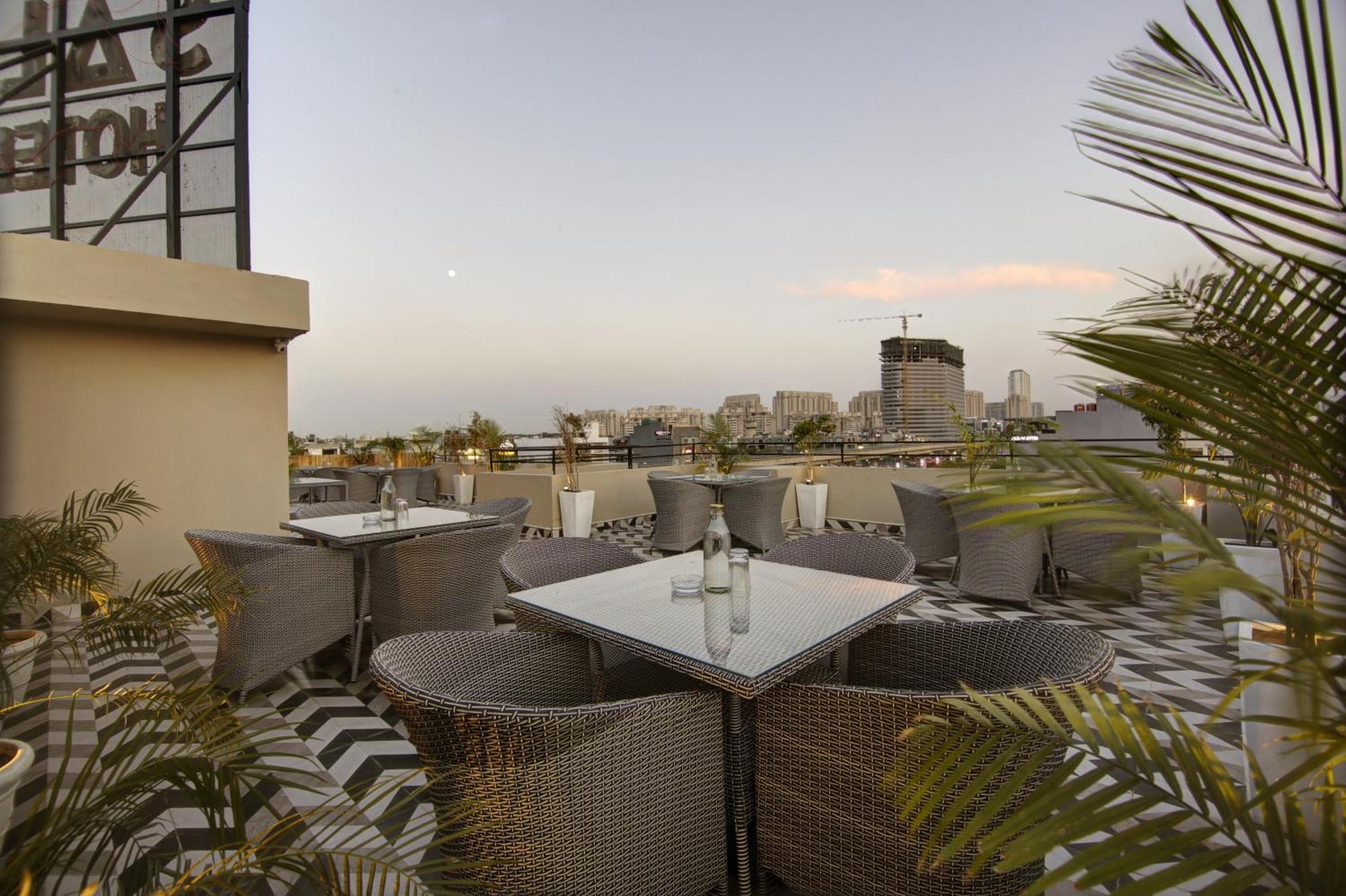Hotel Saltstayz Select - Golf Course Road Gurgaon
