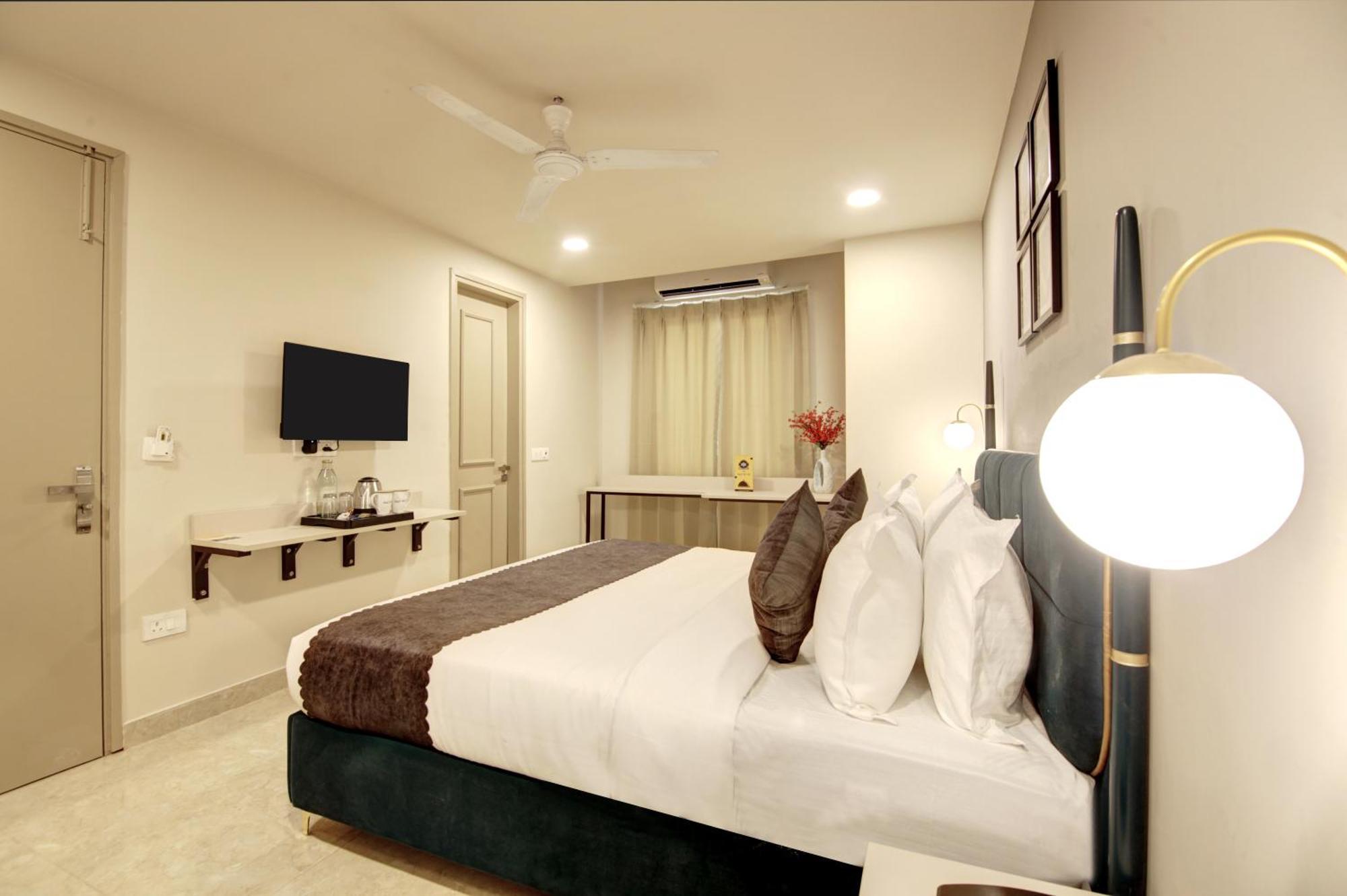 Saltstayz Select - Golf Course Road Hotel 4*