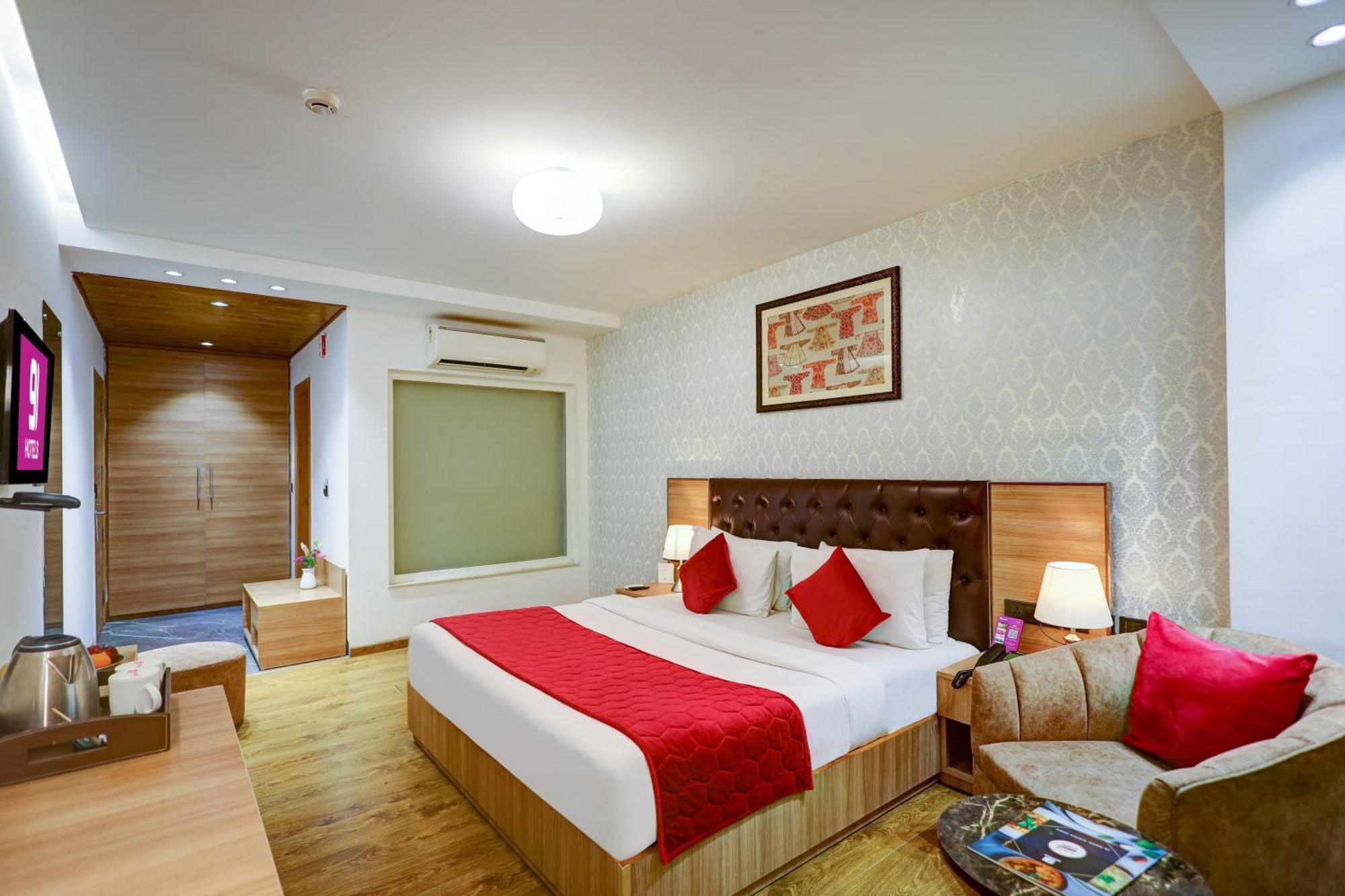 91 Huda Centre Hotel Gurgaon
