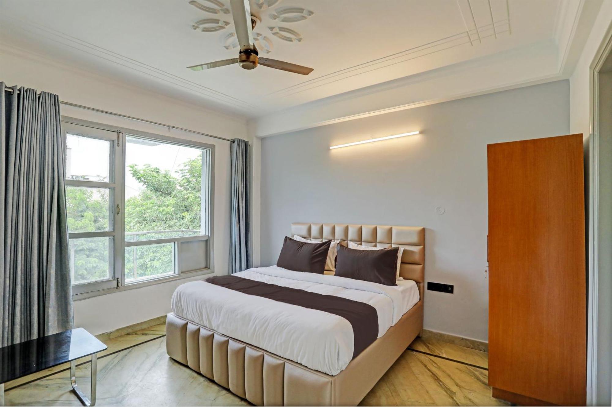 Collection O Rose Gold Hotel 3*