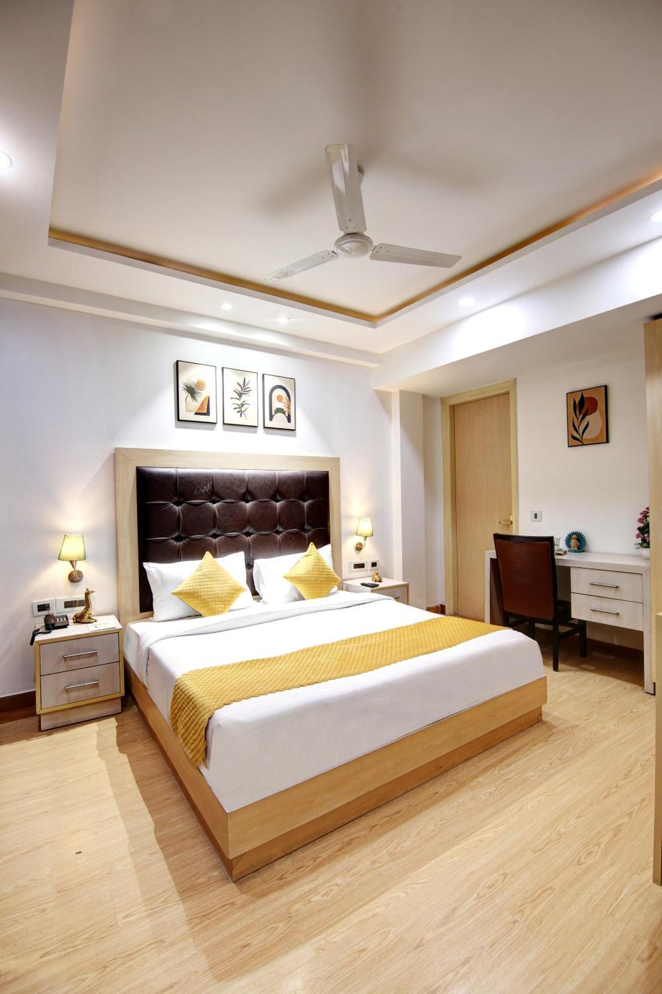 Hotel Limewood - Unitech Cyber Park Gurgaon