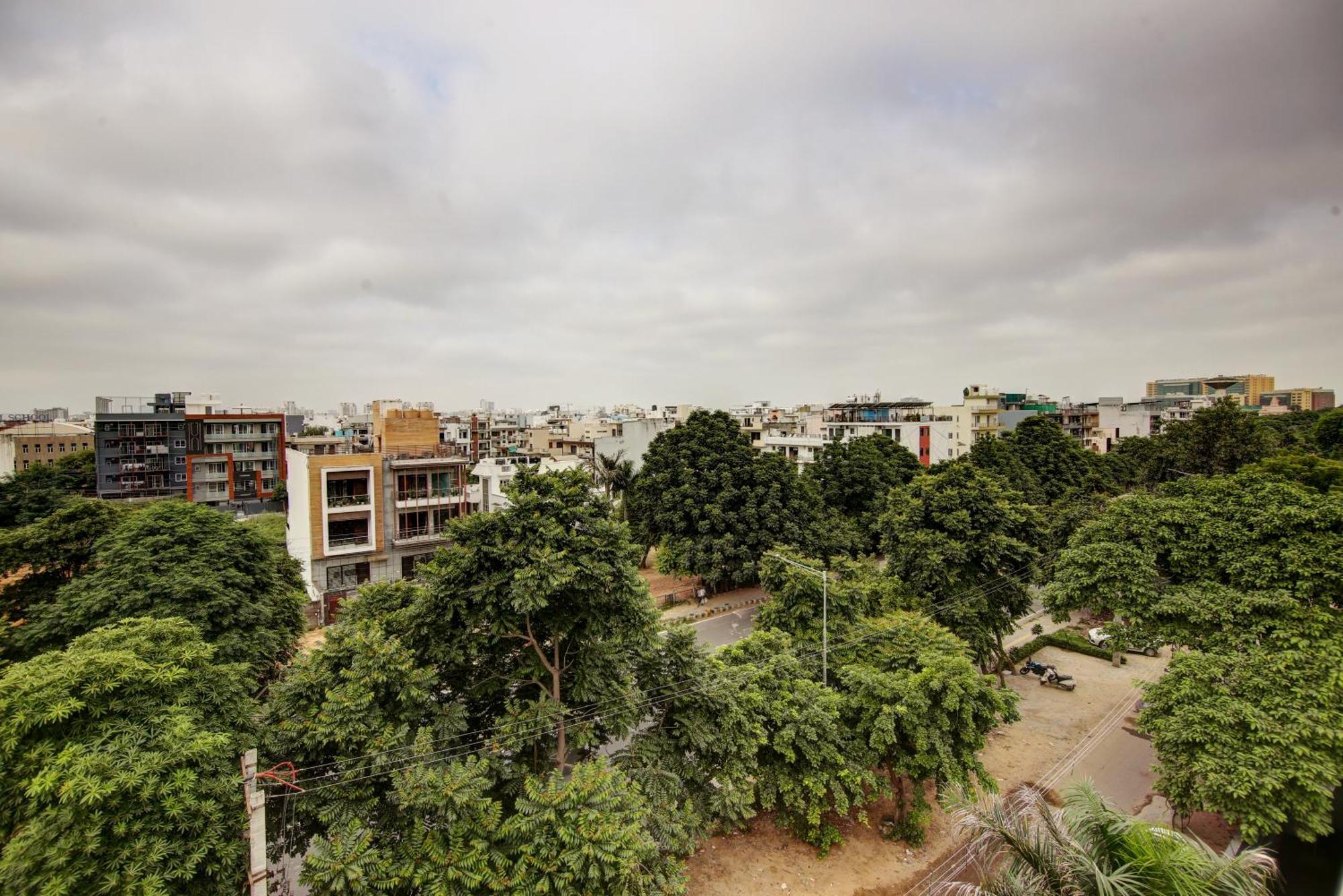 Hotel Limewood - Unitech Cyber Park Gurgaon