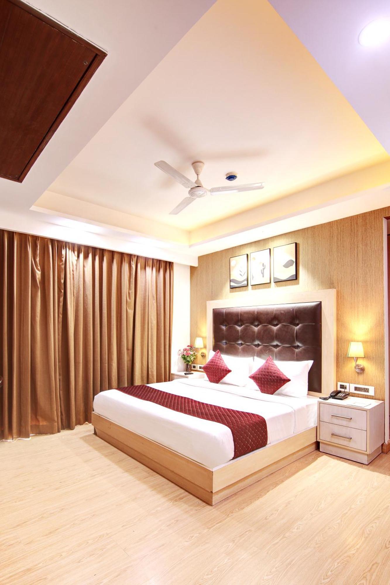 Limewood - Unitech Cyber Park Hotel