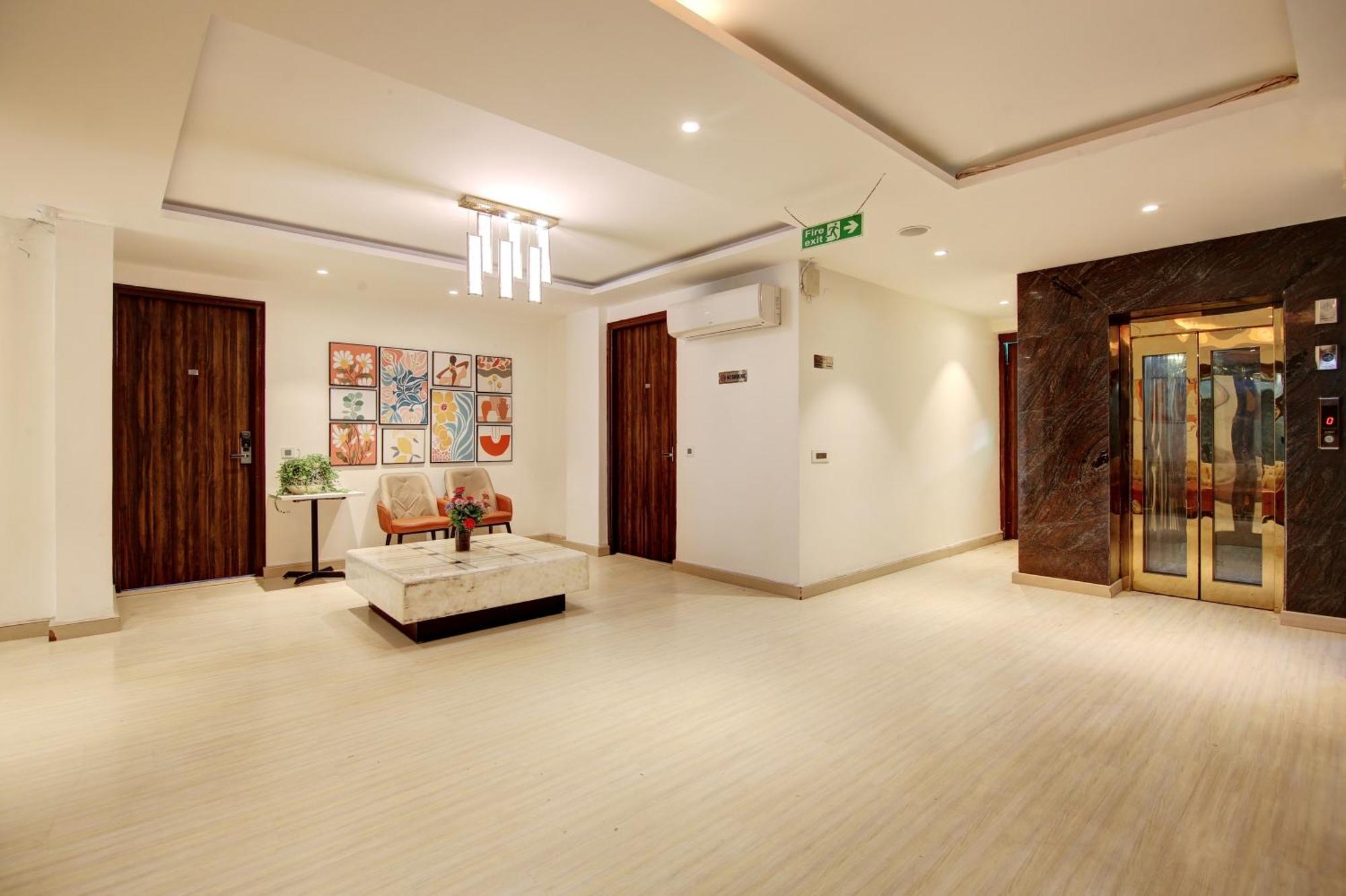 Hotel Limewood - Unitech Cyber Park