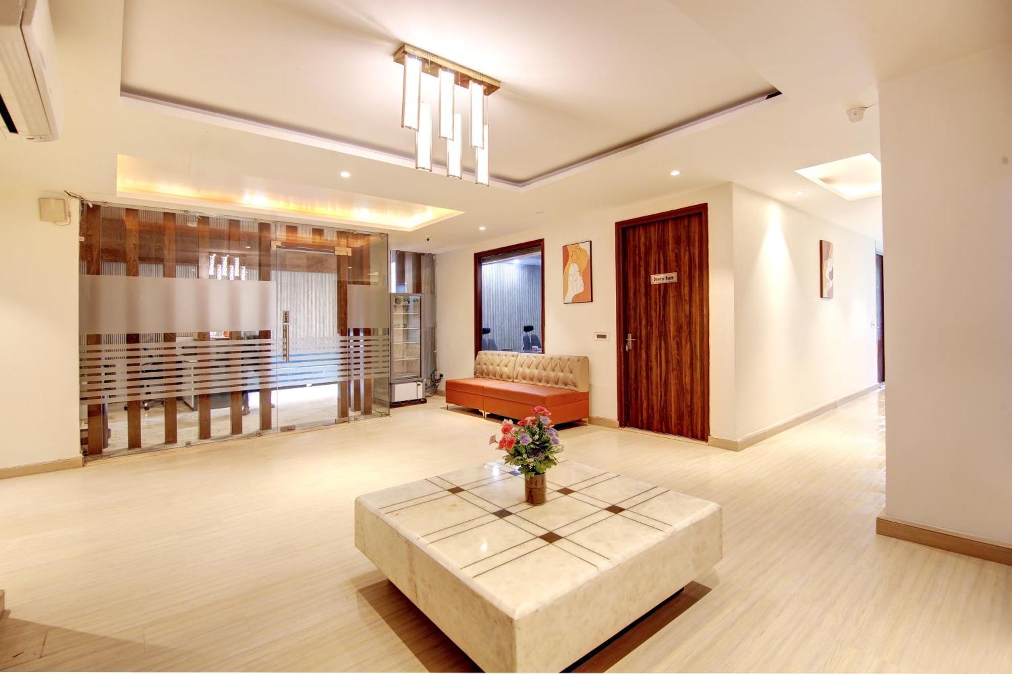 Hotel Limewood - Unitech Cyber Park