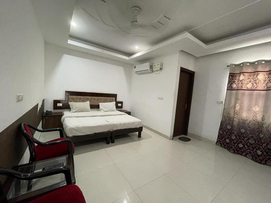 Dolphin By Staykr Hotel *