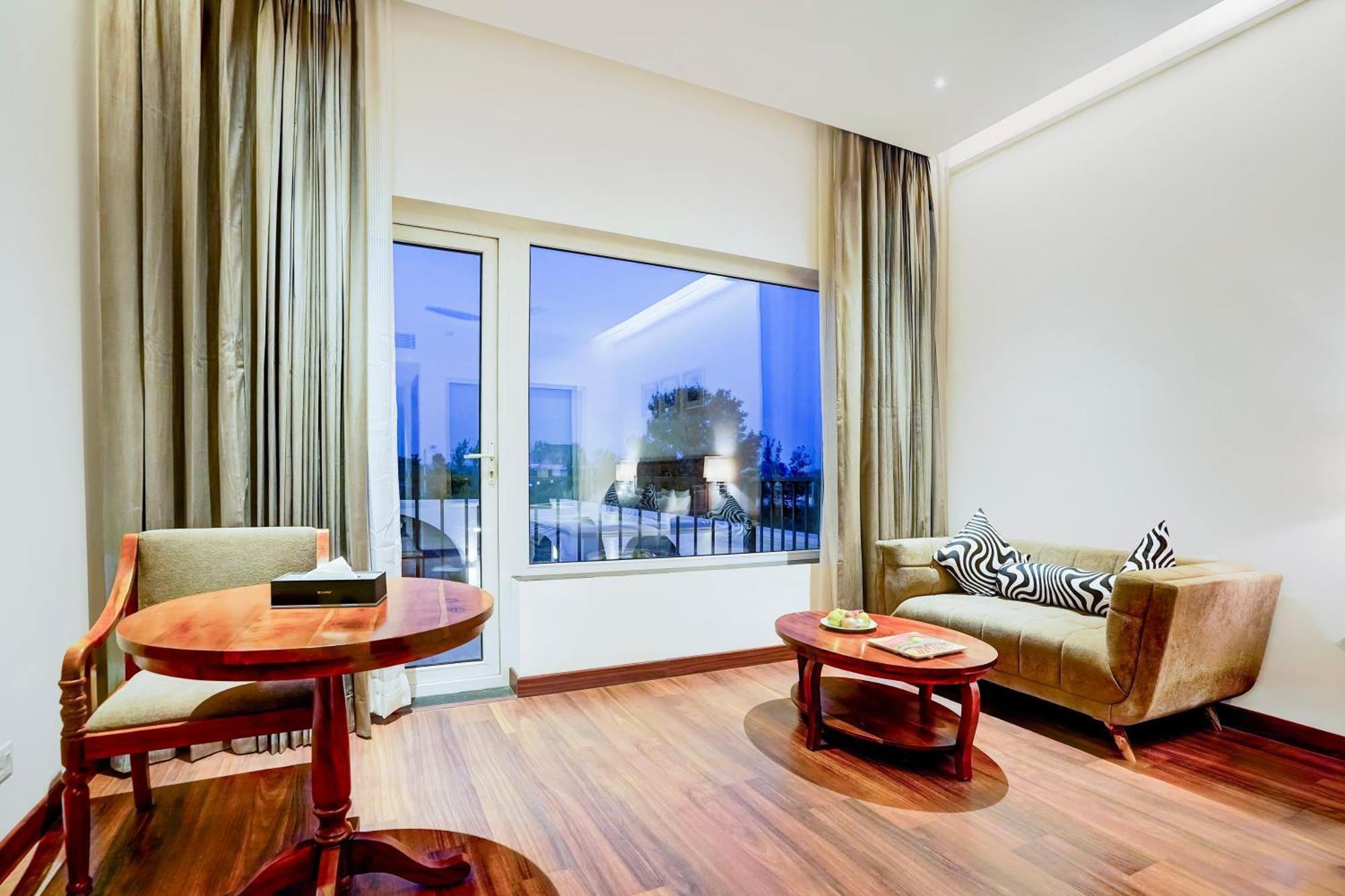 Sunday And 4* Gurgaon