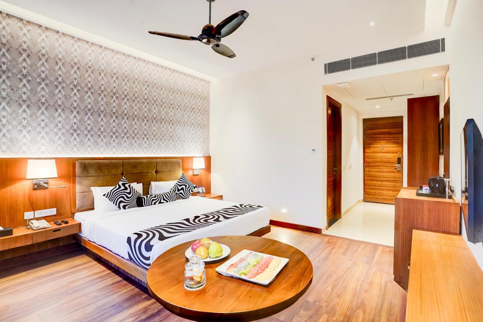 Sunday And Hotel 4*